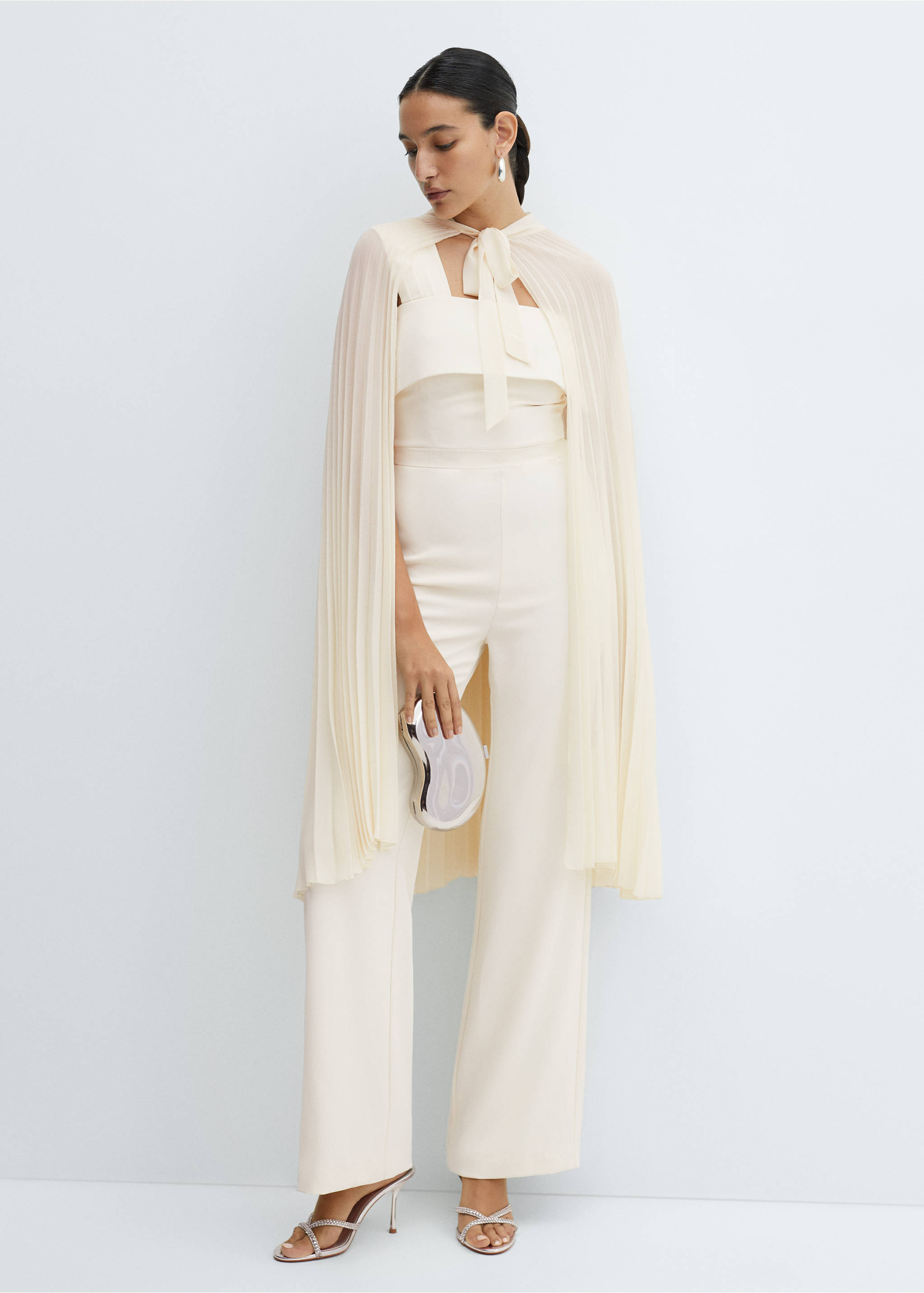 Pleated cape with bow - General plane, Vanilla. Ref: 67086316-00.