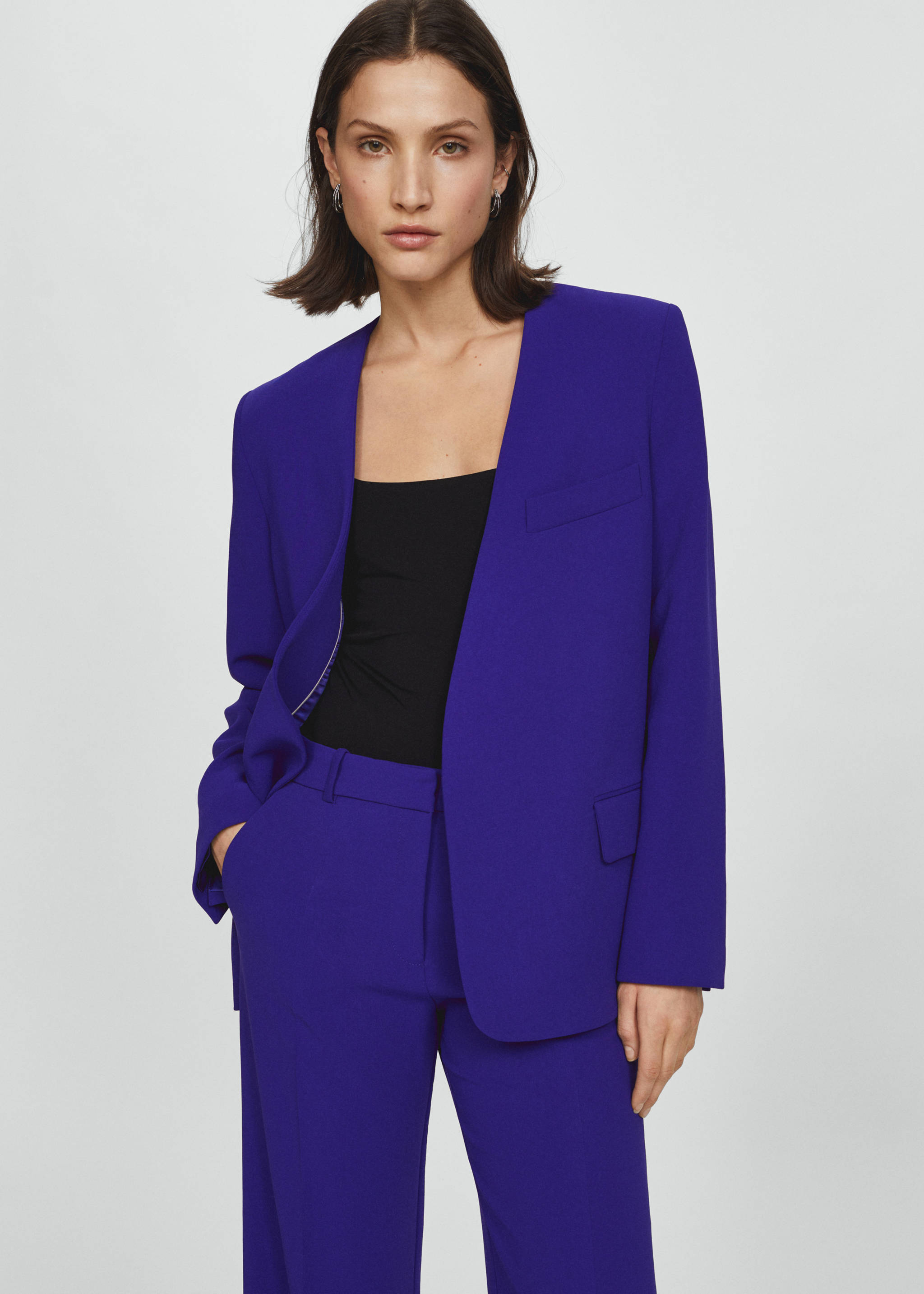 Veste de costume structurée - Plan moyen