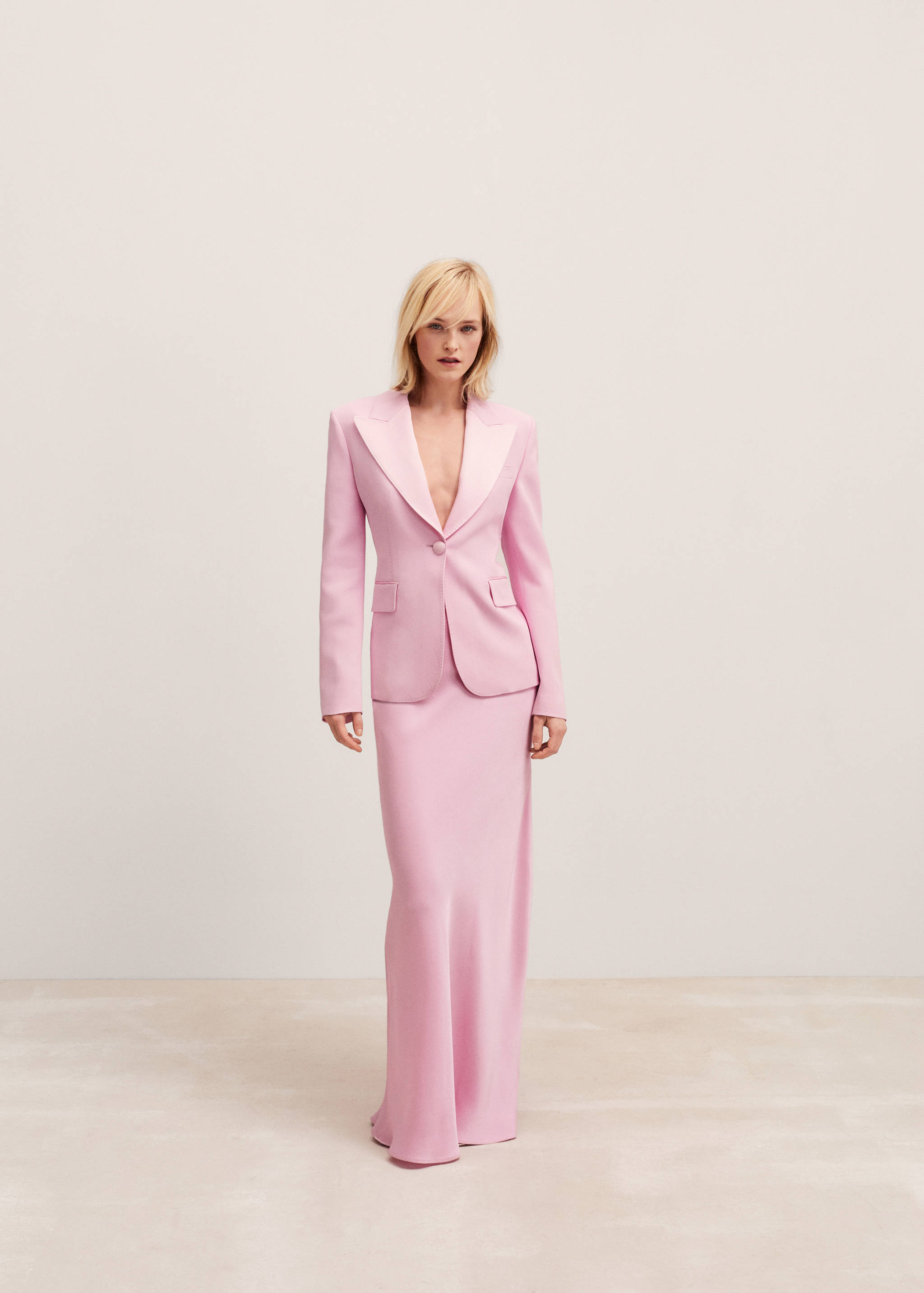 Tailored jacket with lapels and decorative stitching - General plane