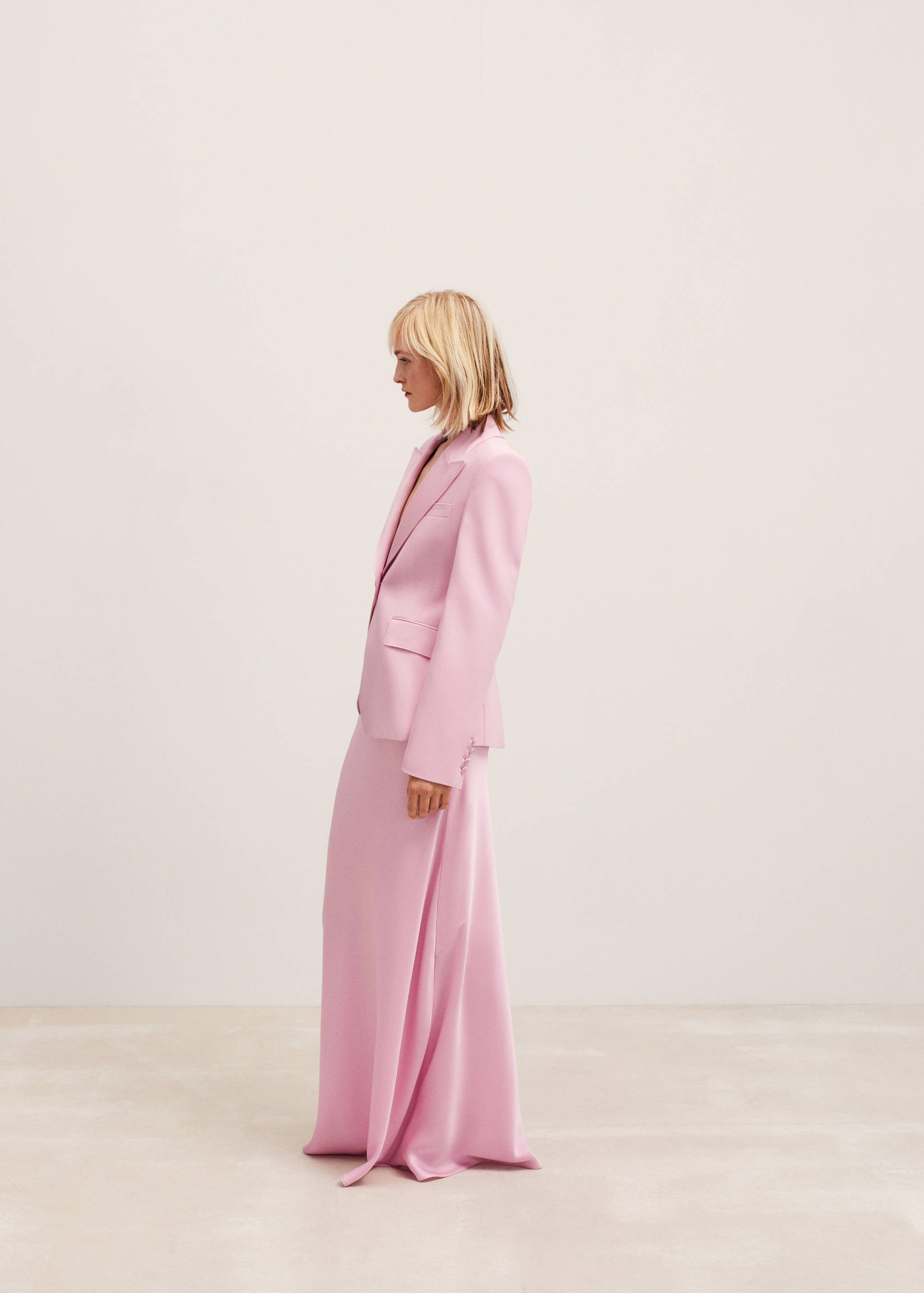 Tailored jacket with lapels and decorative stitching - Details of the article 2