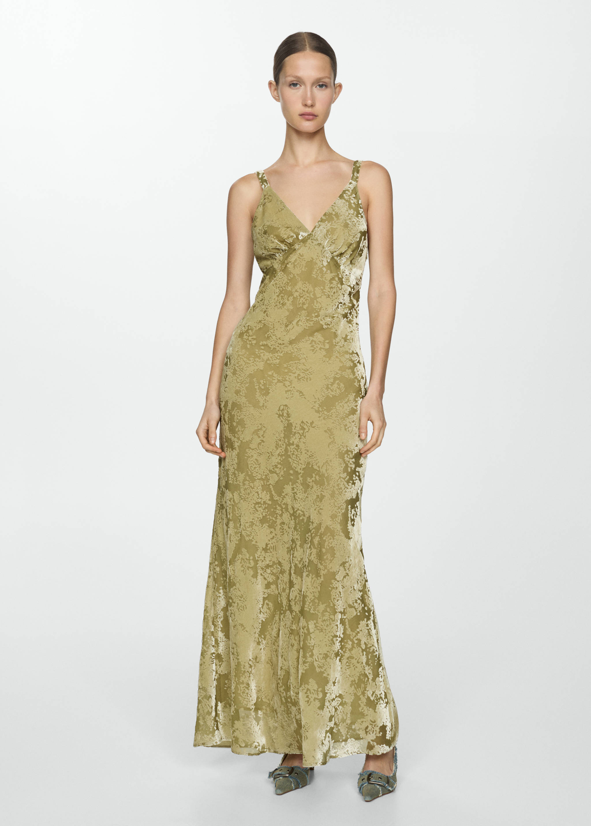 Long dress with velvet details - General plane