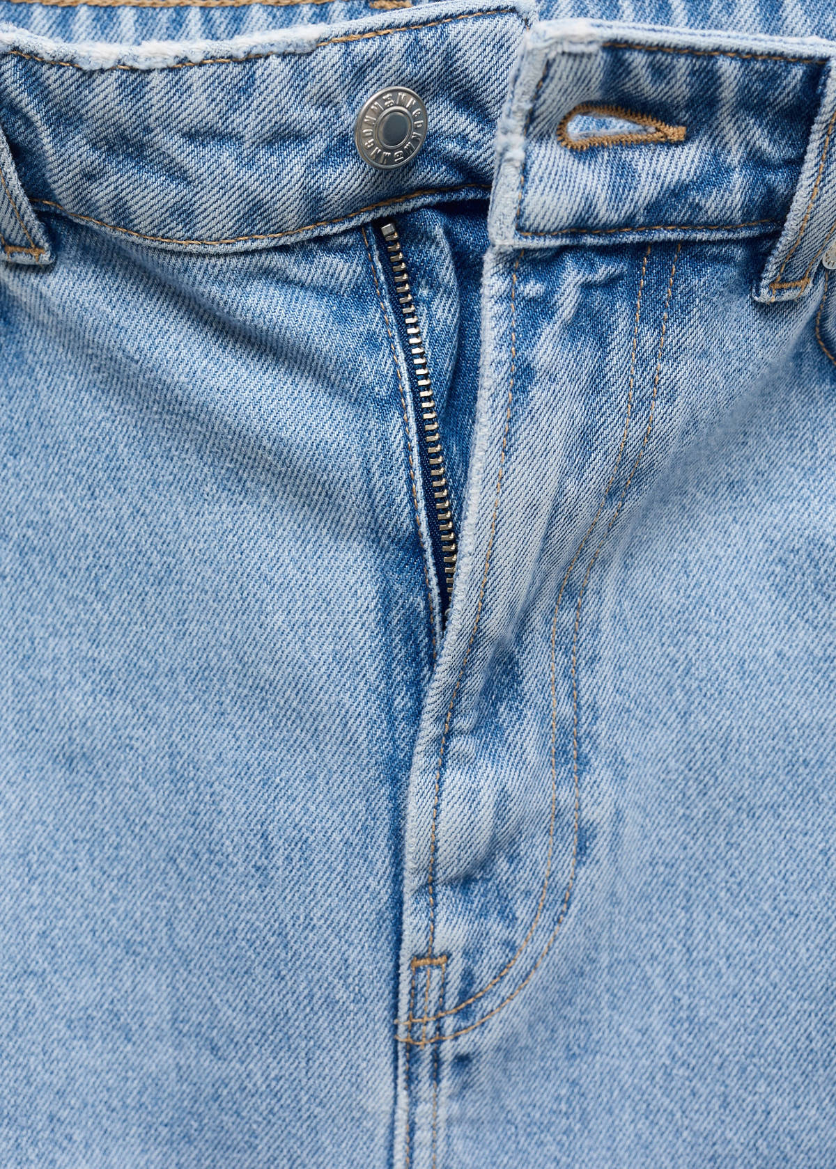 Denim skirt with frayed hem — Light Blue