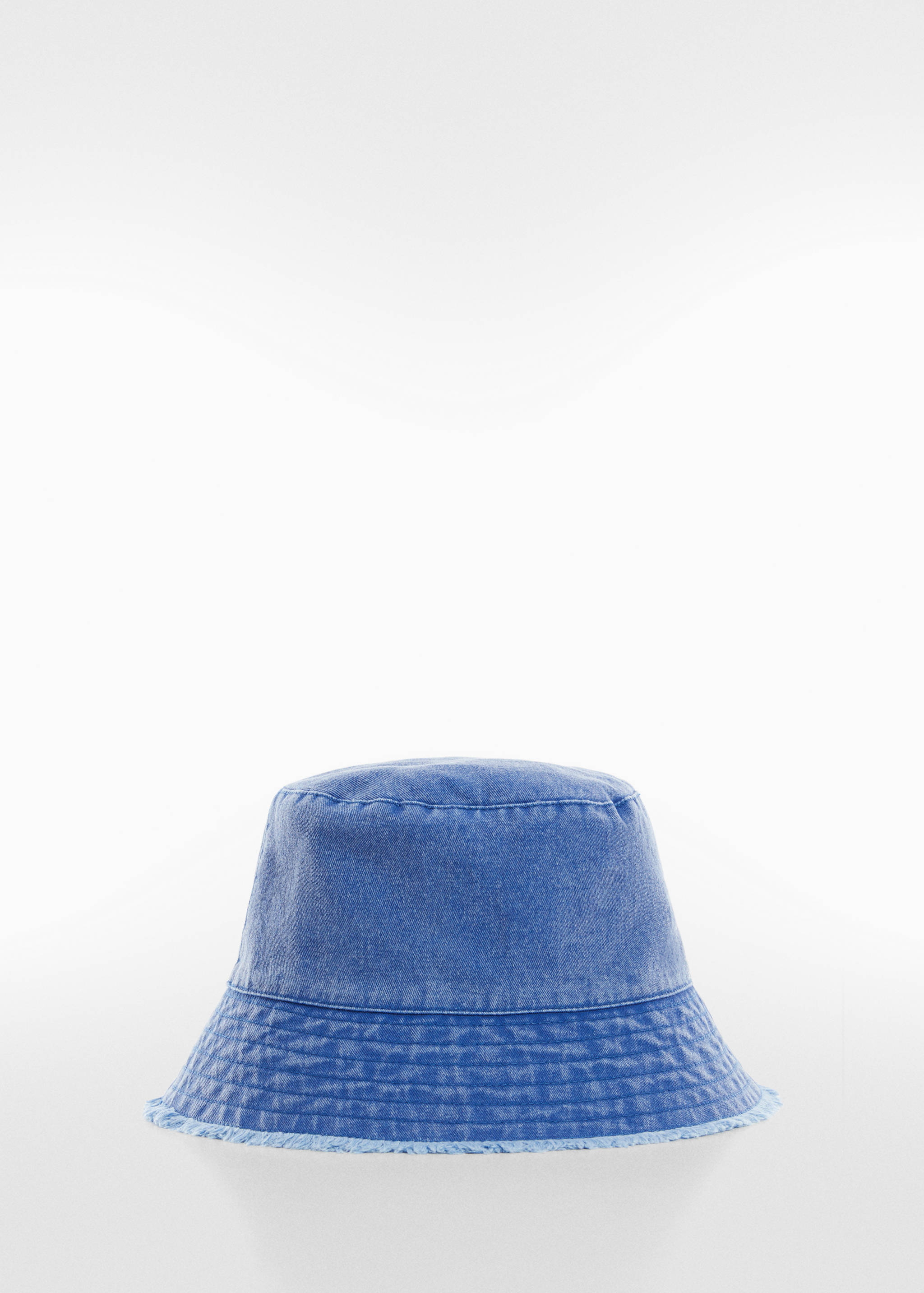 Gorra bucket desfilada - Article sense model
