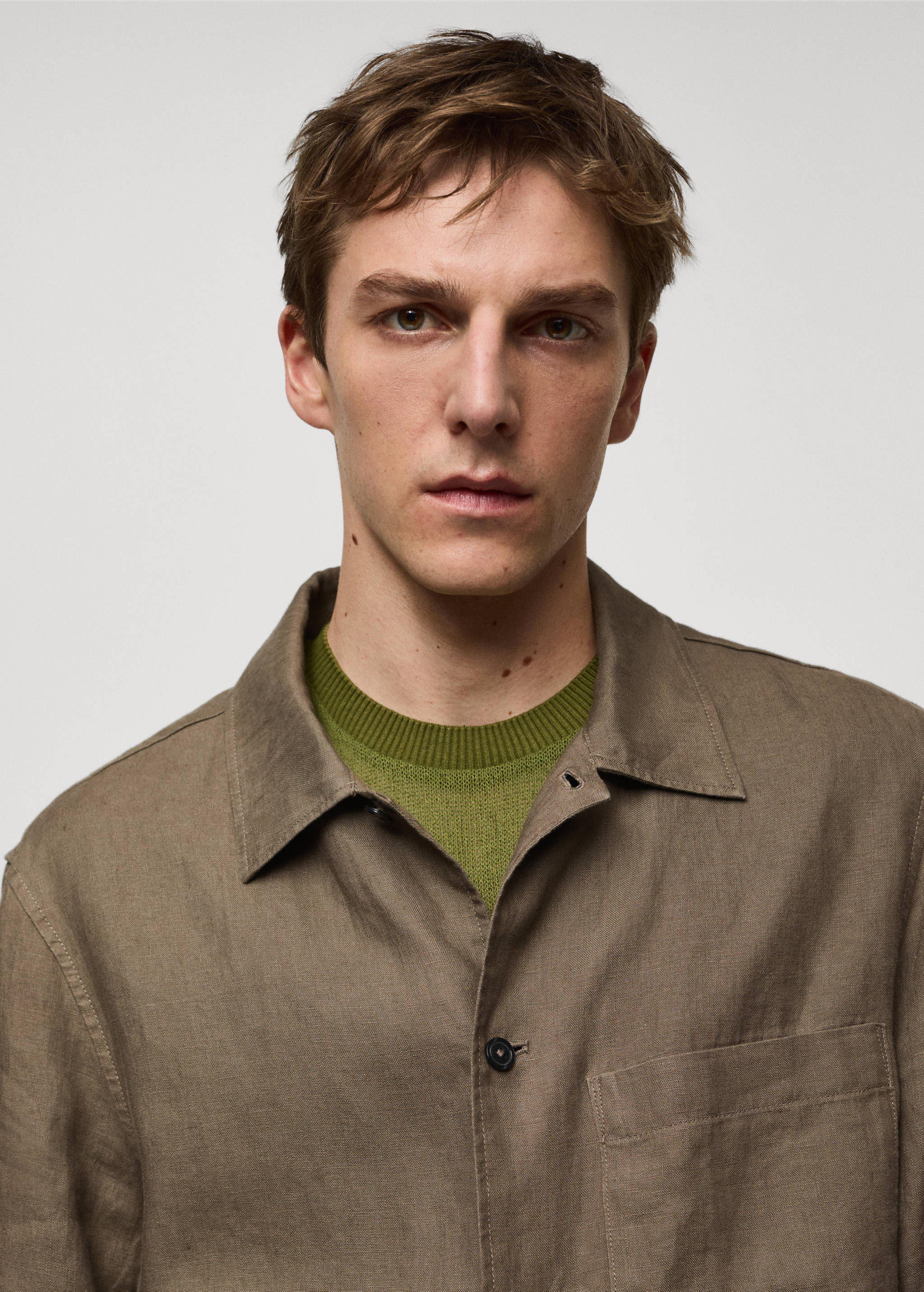 Regular-fit 100% linen overshirt - Details of the article 1
