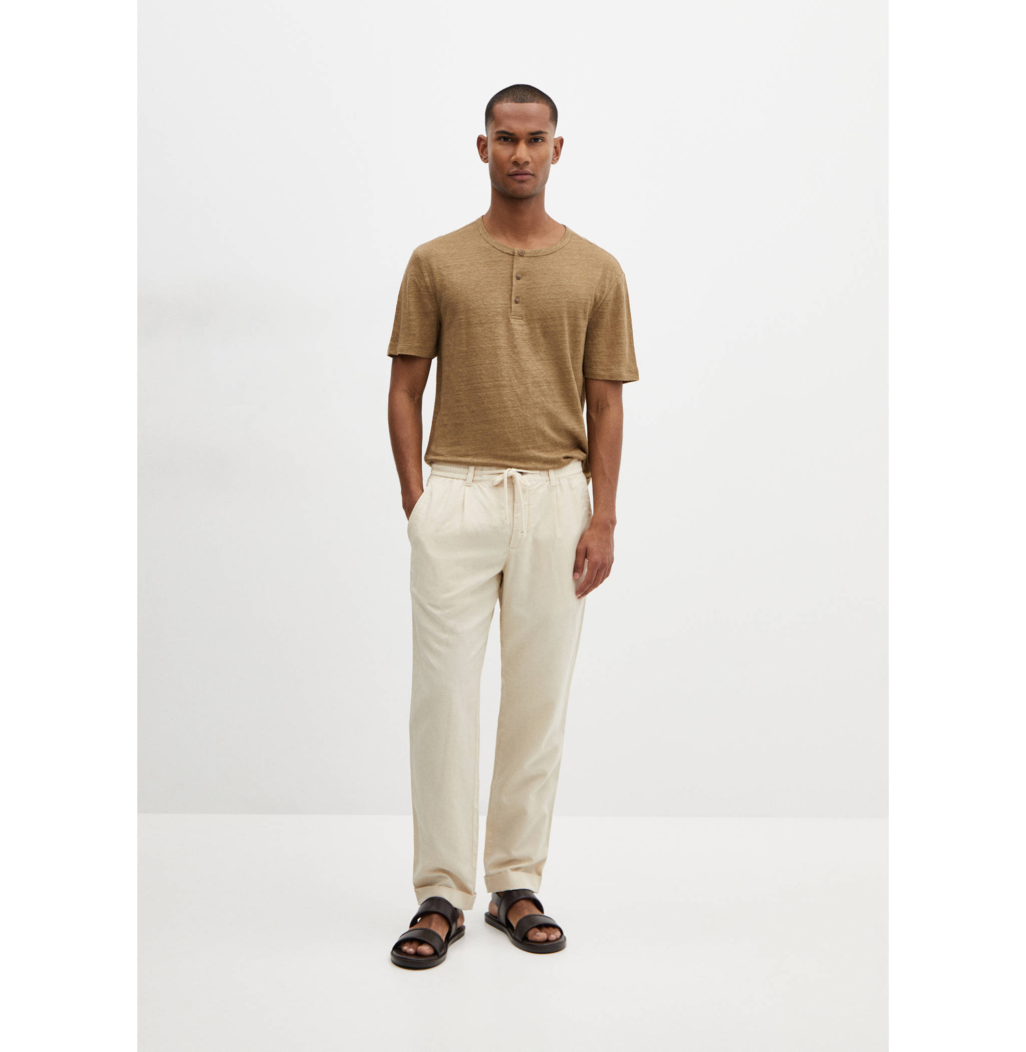 Camiseta slim fit 100% lino - Plano general