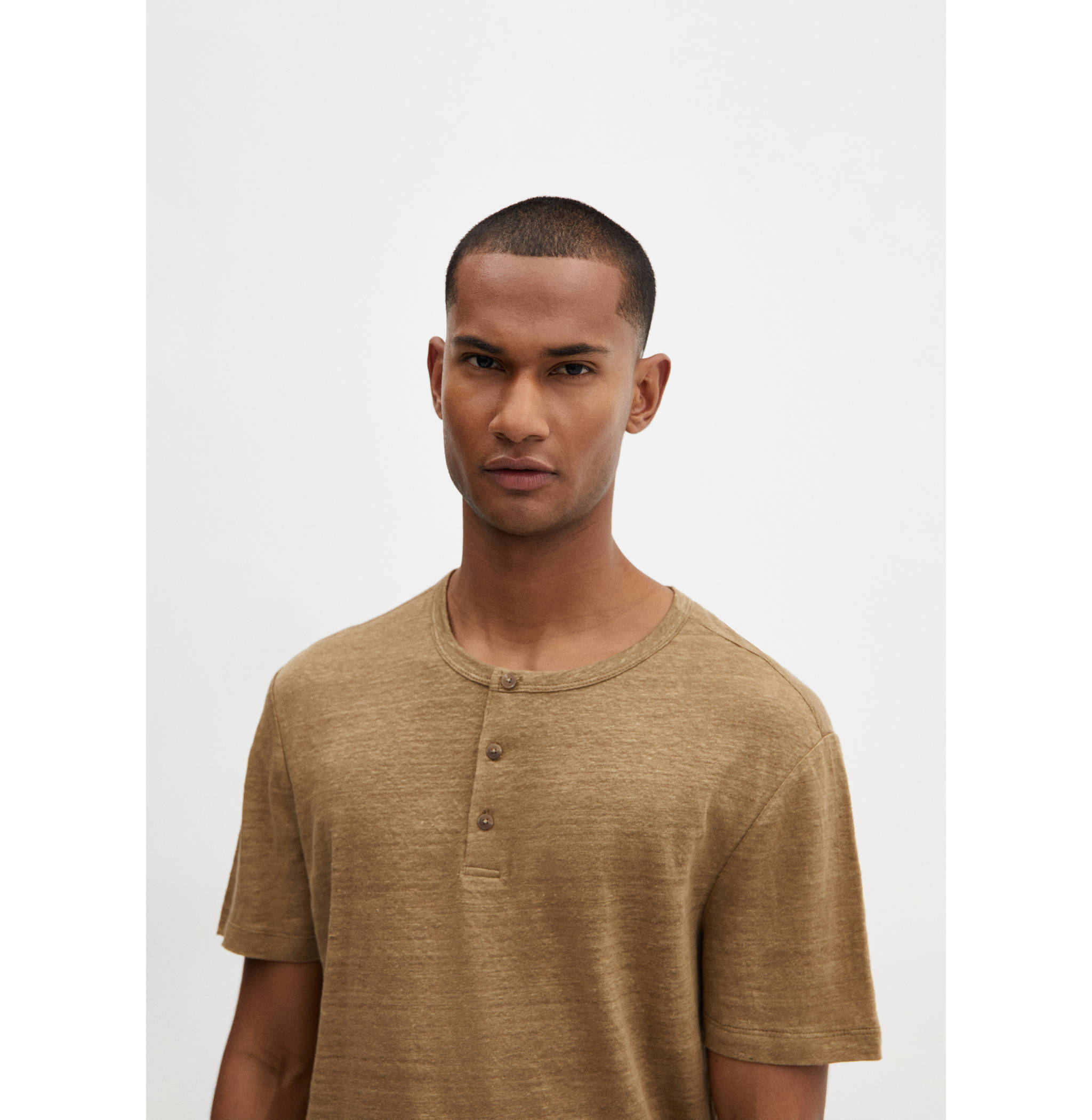 Camiseta slim fit 100% lino - Detalle del artículo 1