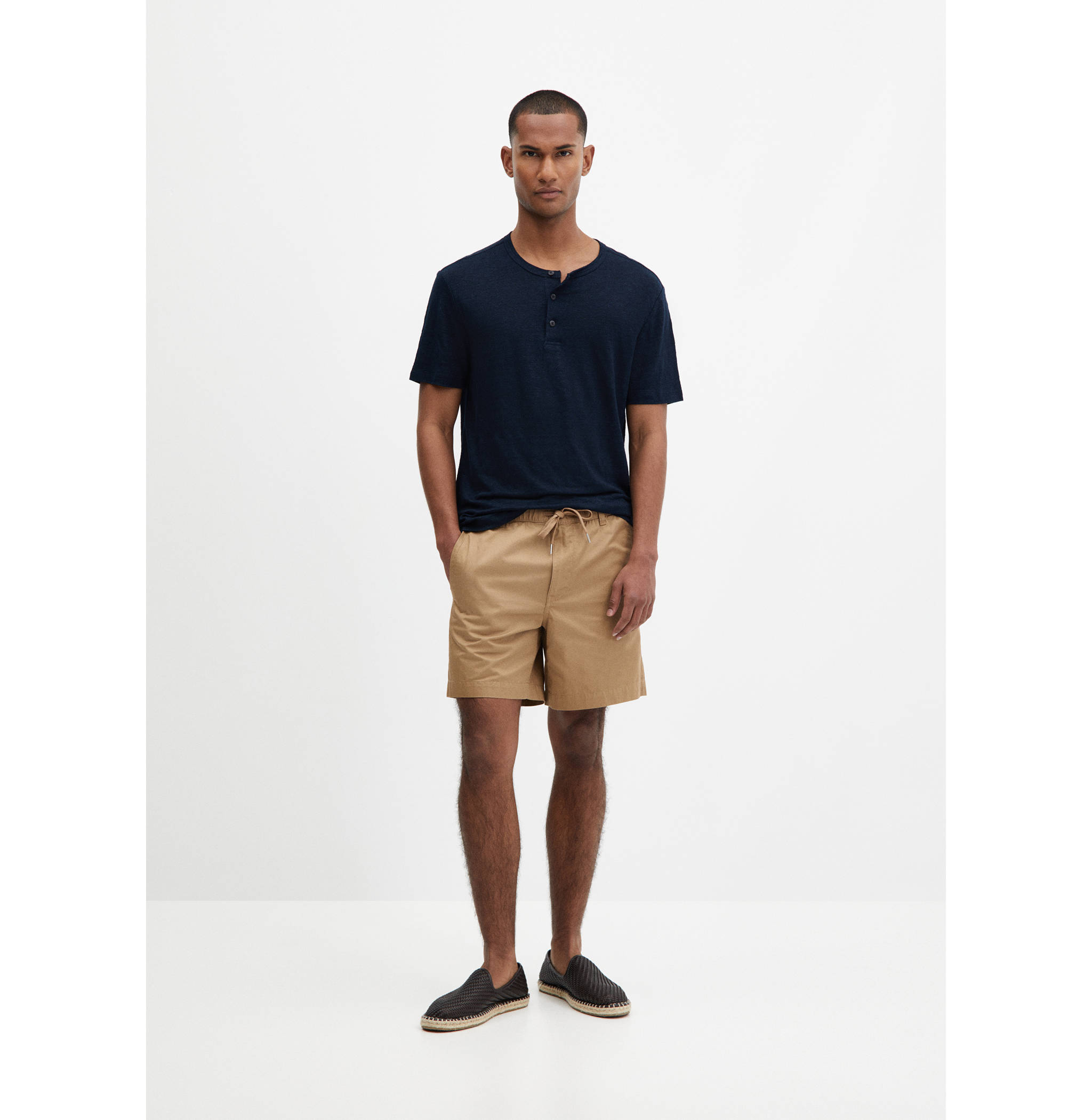 Camiseta slim fit 100% lino - Plano general