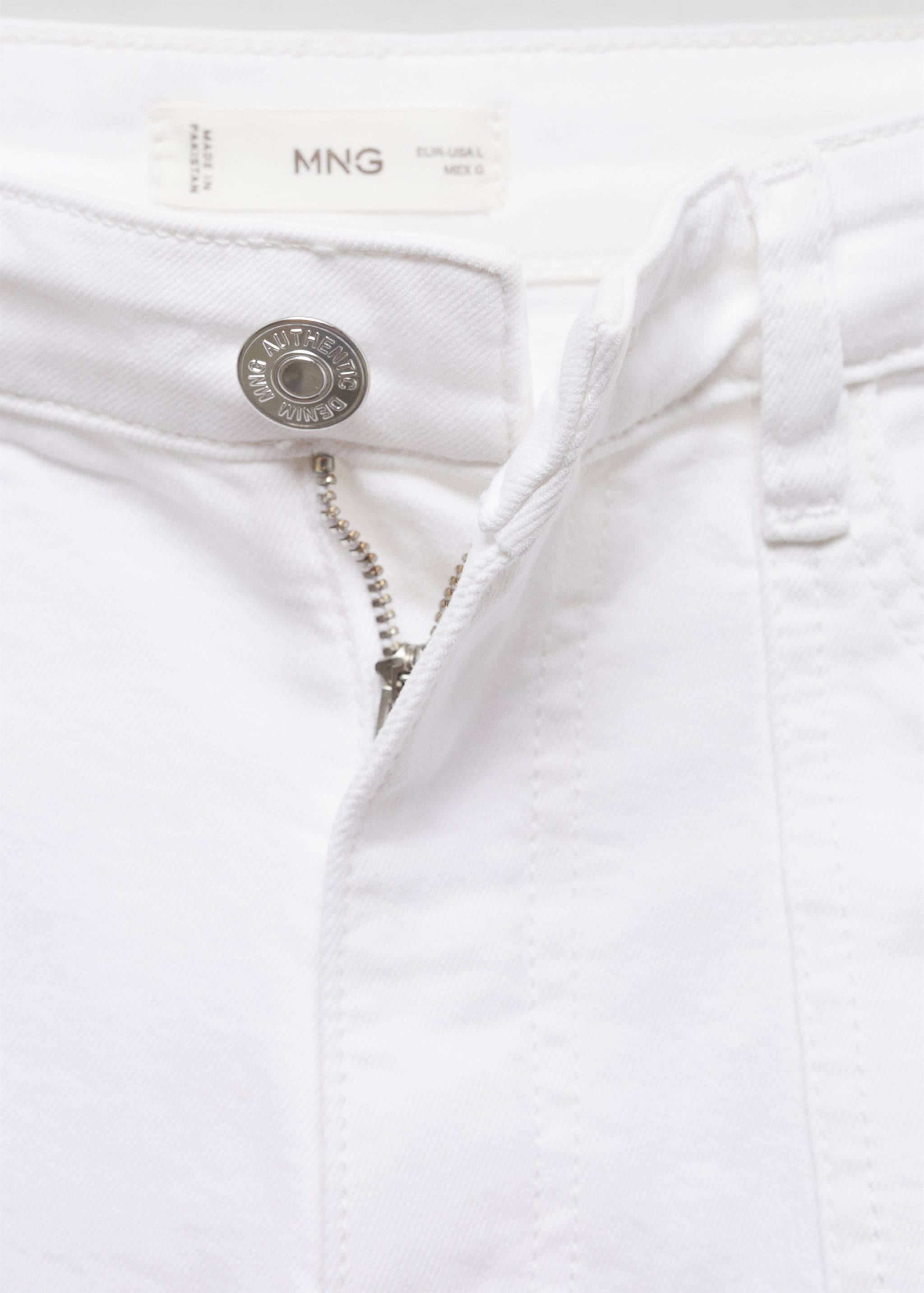 Medium-waist denim shorts - Details of the article 8