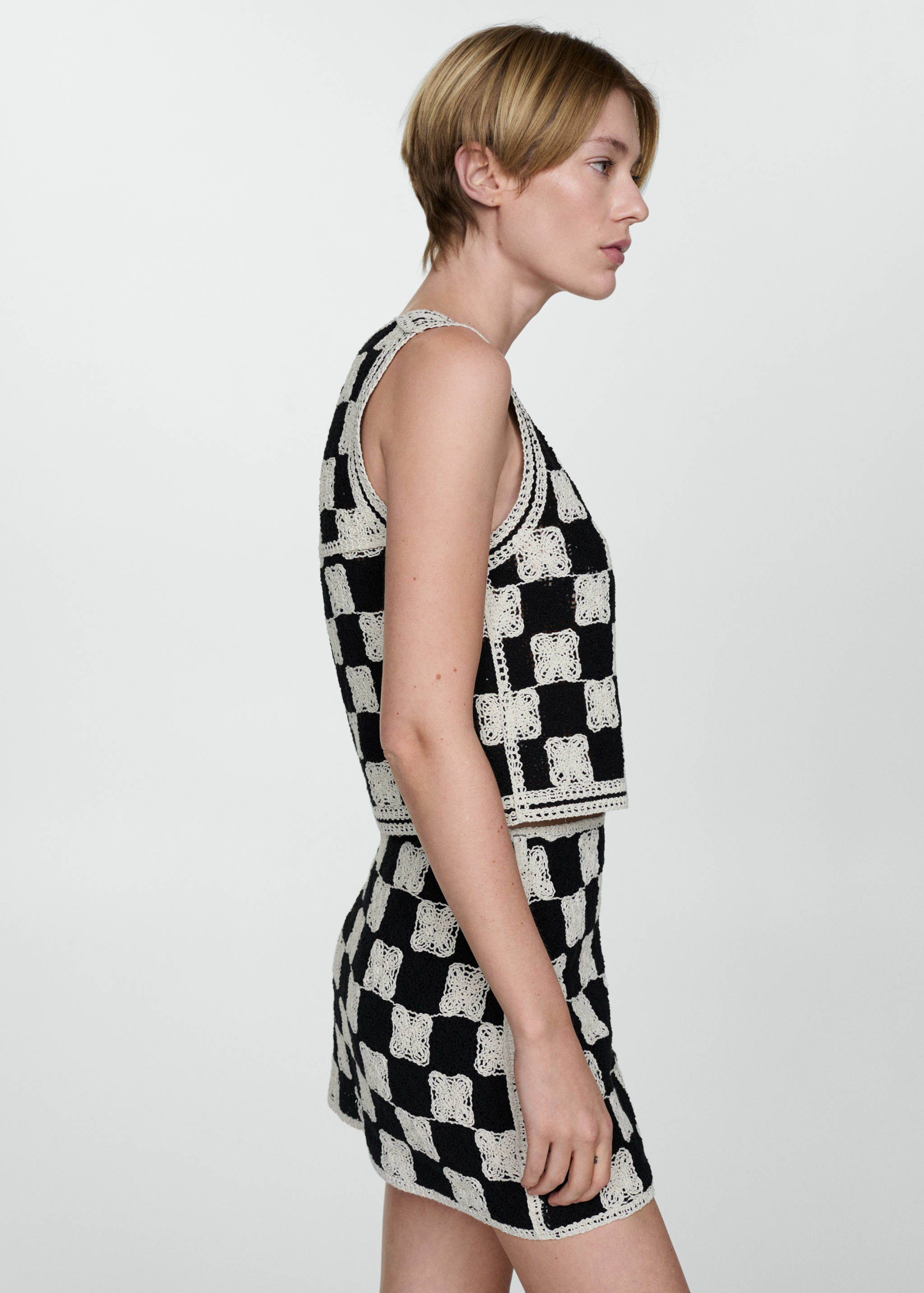 سترة كروشيه متناسقة - رؤية وسط