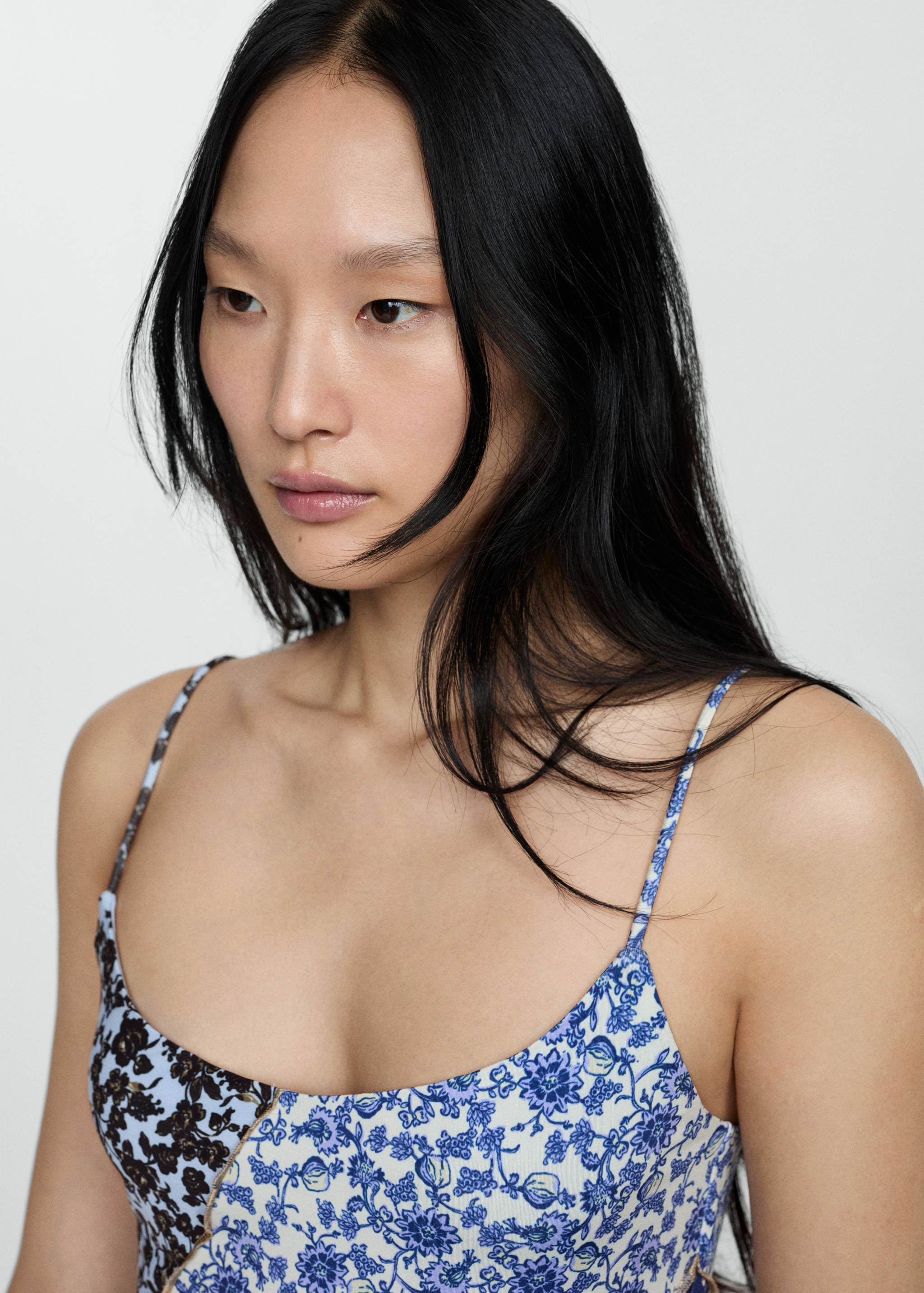 Printed top with contrast stitching - Details of the article 1