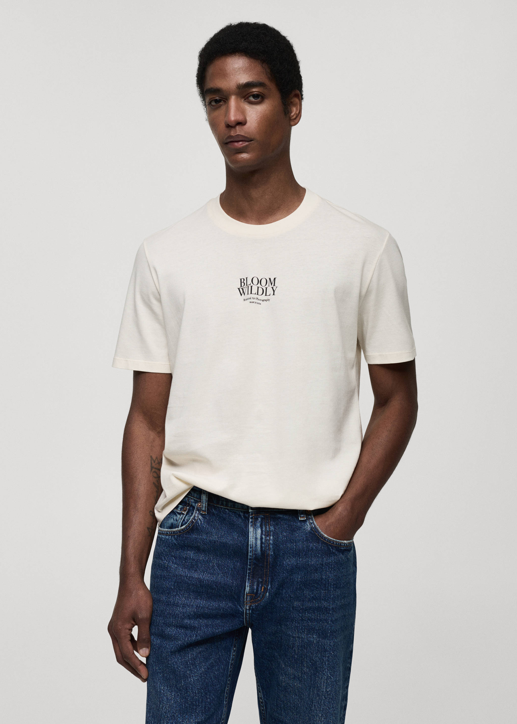 Camiseta slim fit estampado - Plano medio