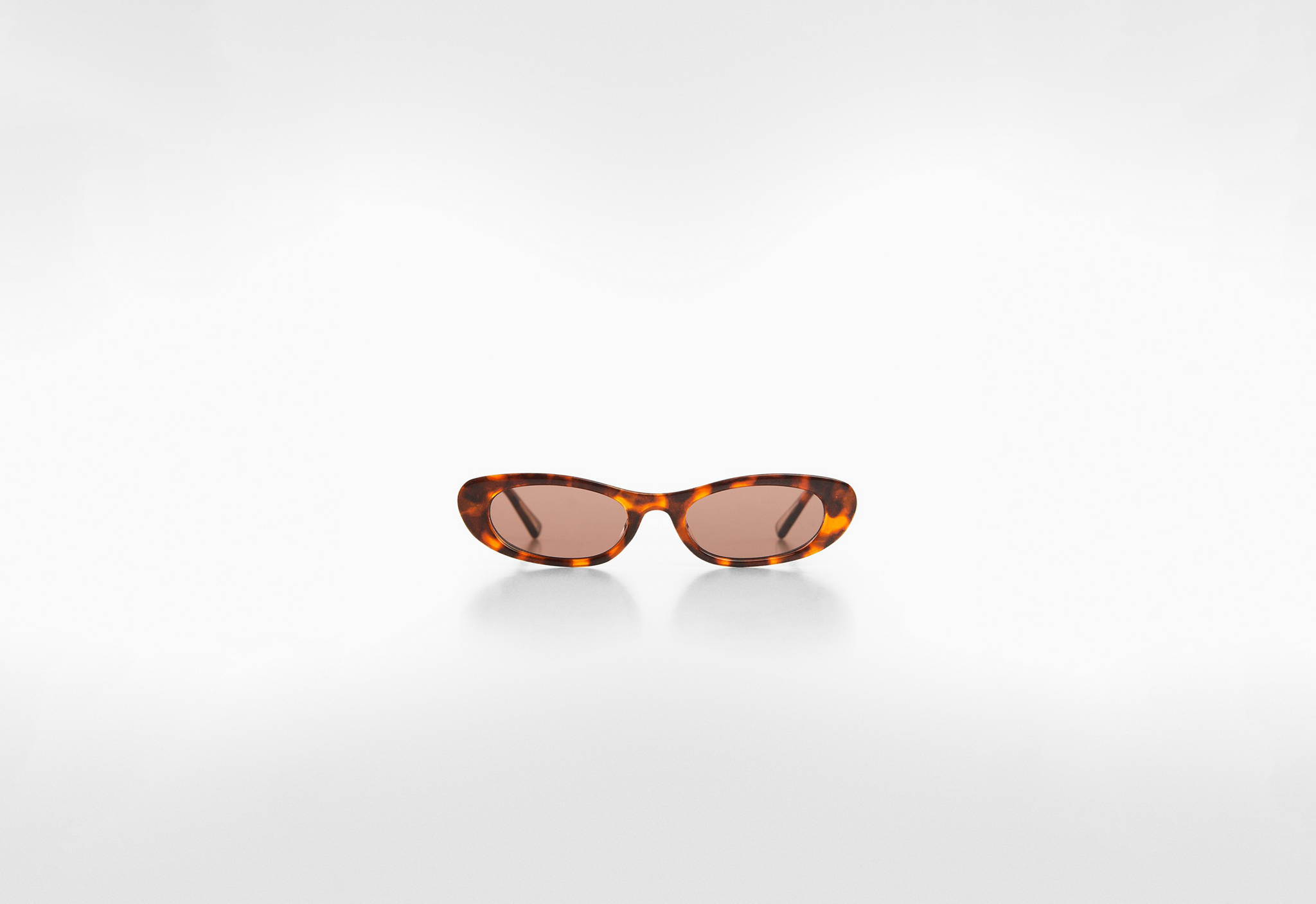 Oval sunglasses - Panoramic plane