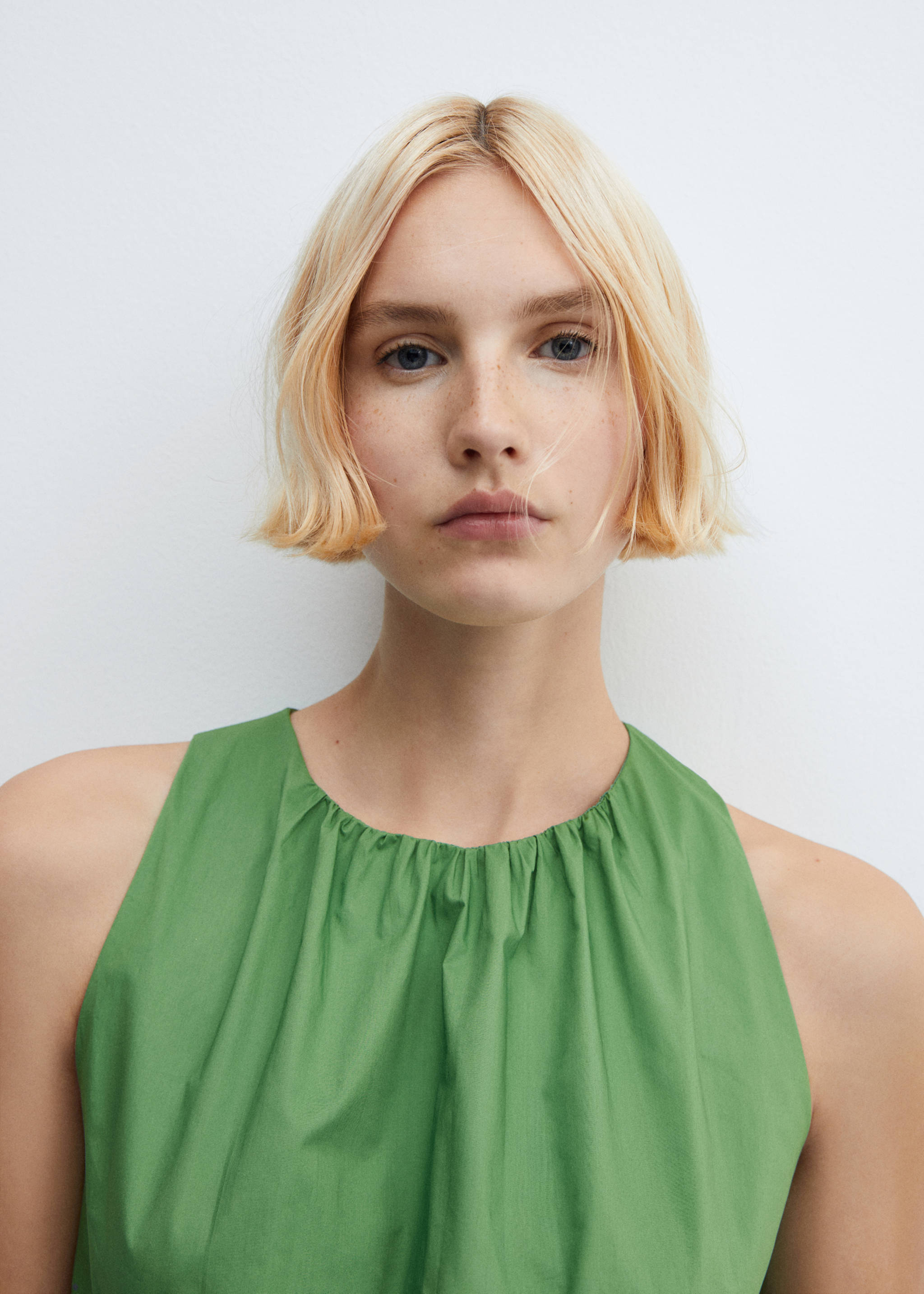 Slit dress with elastic waist - Details of the article 1