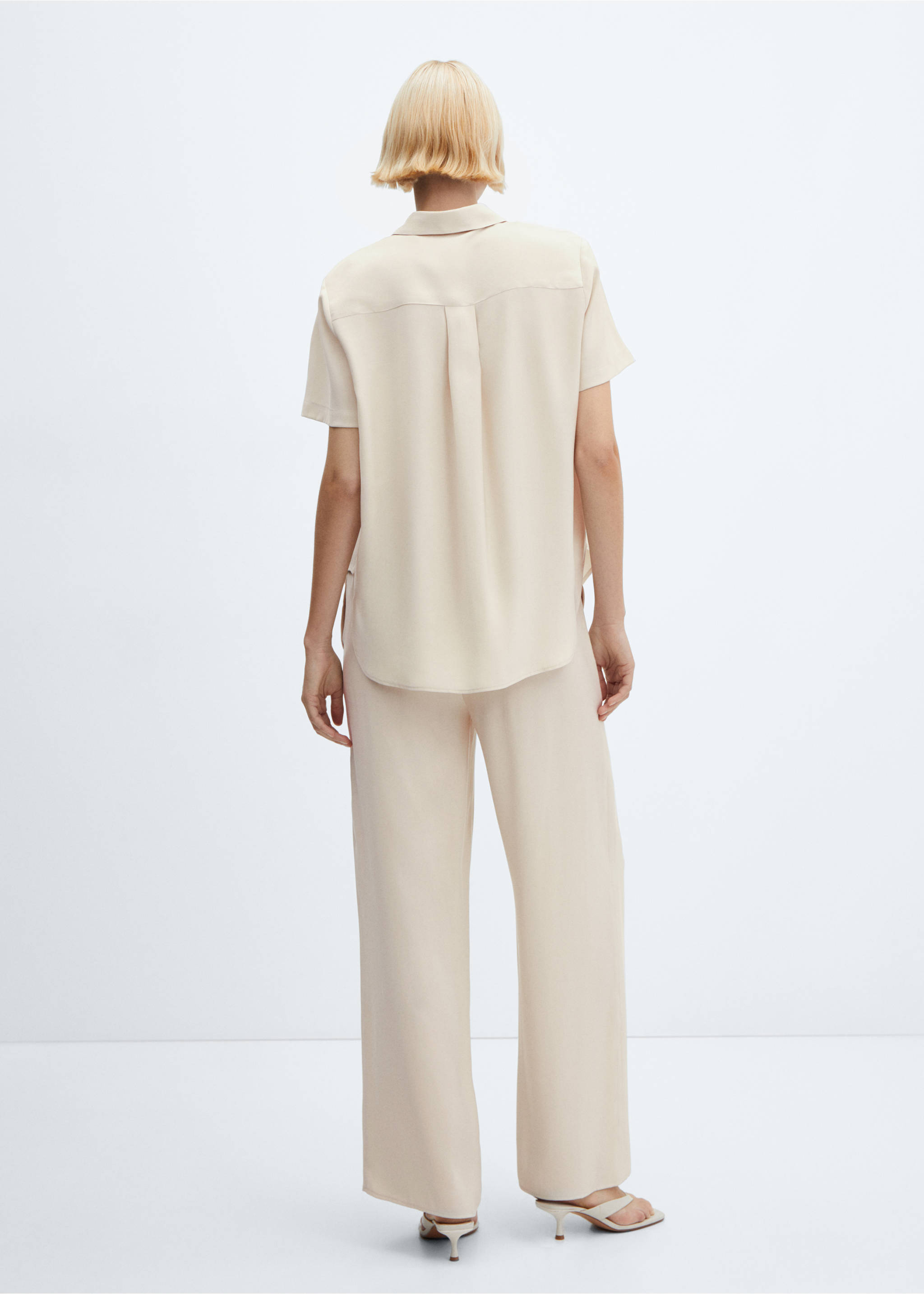 Chemise manches courtes poche - Verso de l’article, Écru. Ref: 67090420-00.