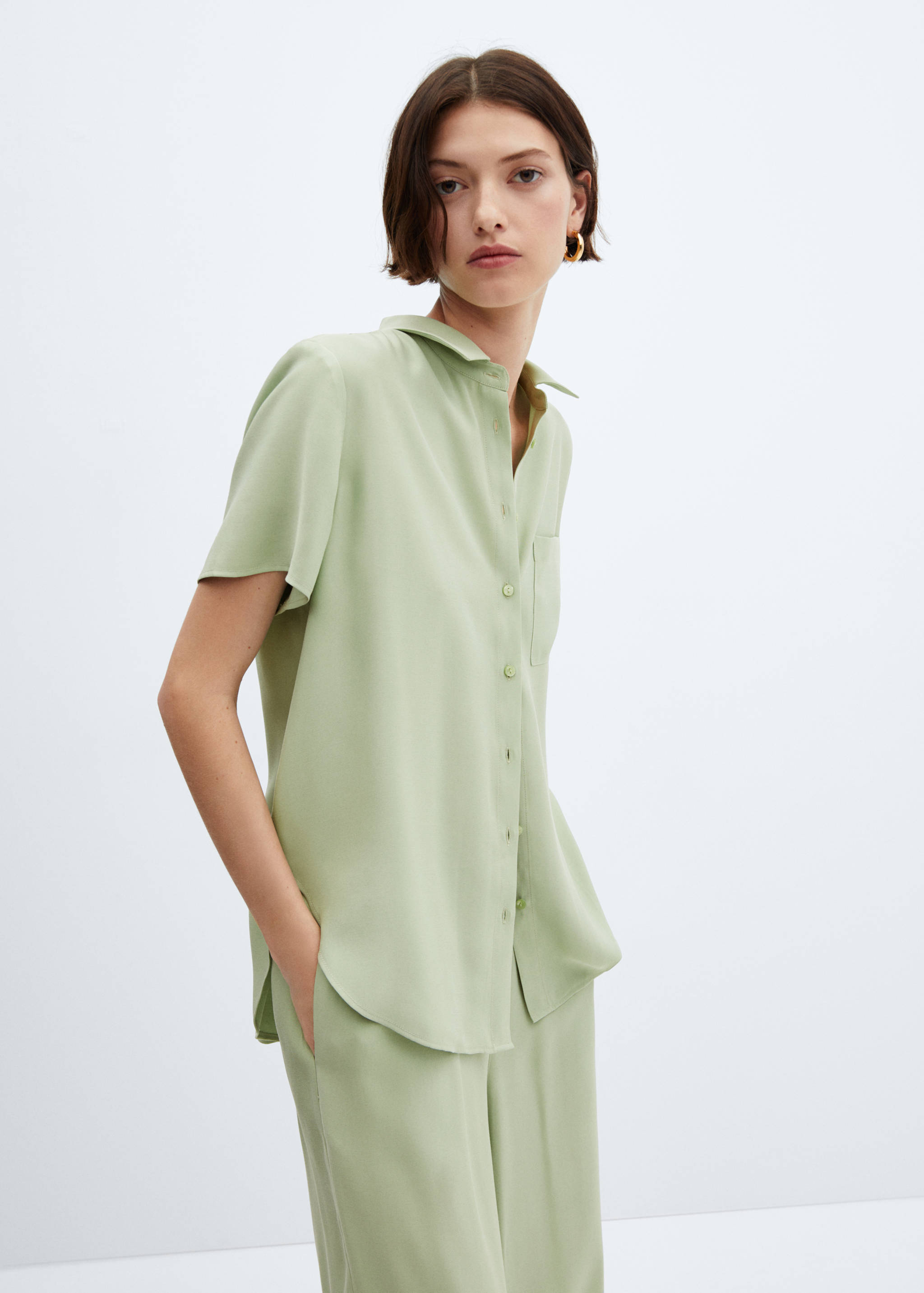 Camisa manga corta bolsillo - Plano medio