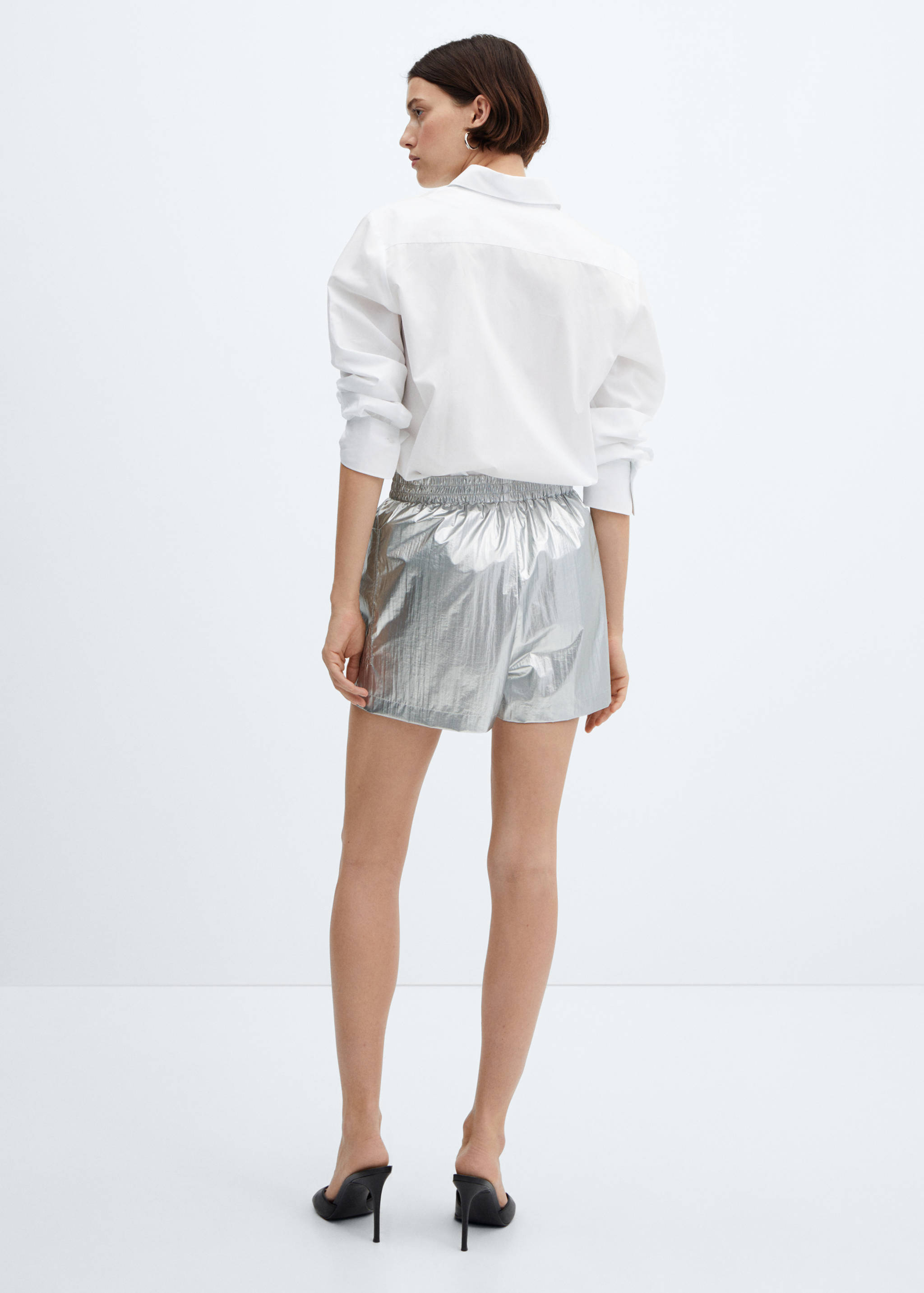 Metallic shorts with elastic waist - Reverse of the article