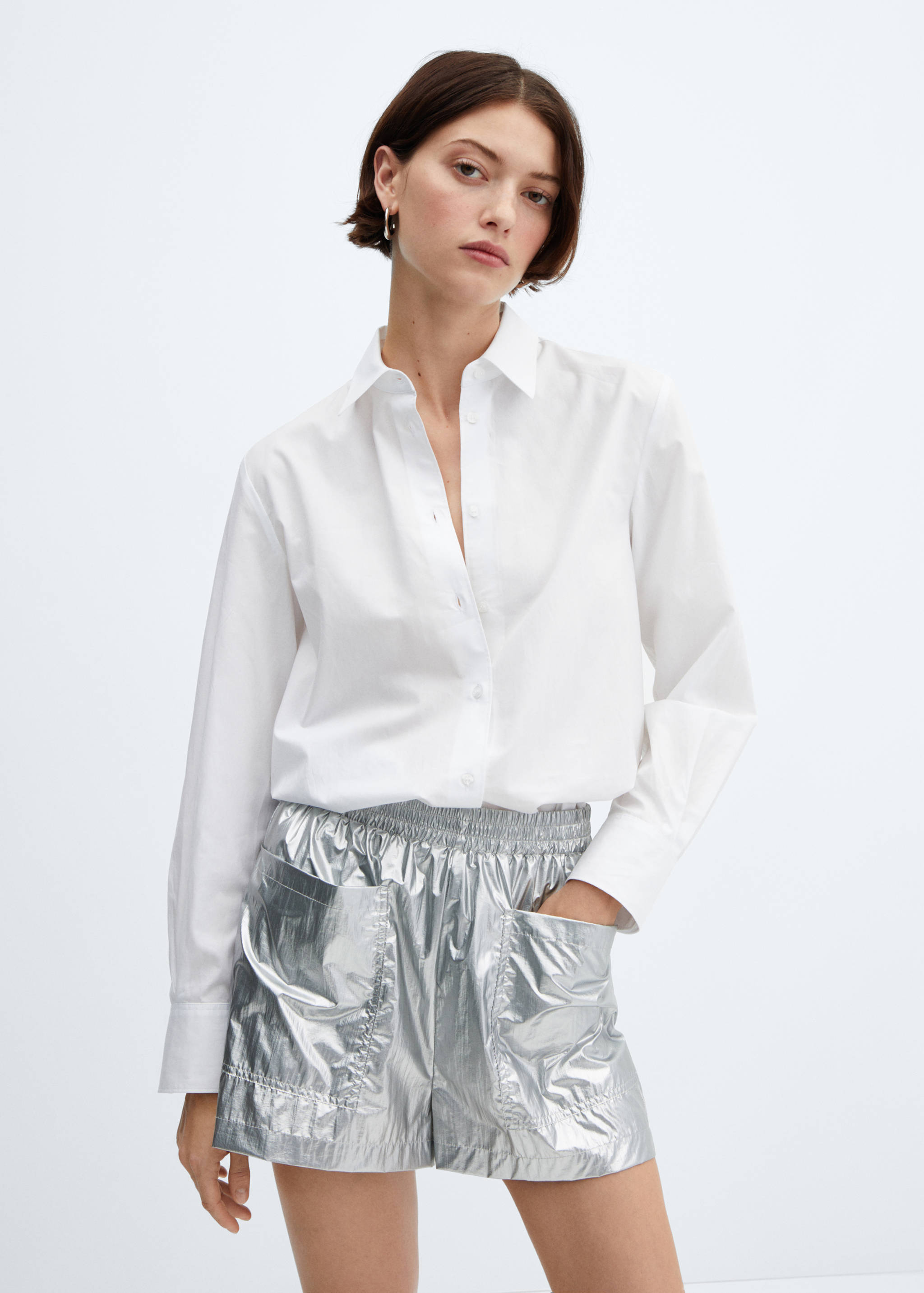 Metallic shorts with elastic waist - Details of the article 1