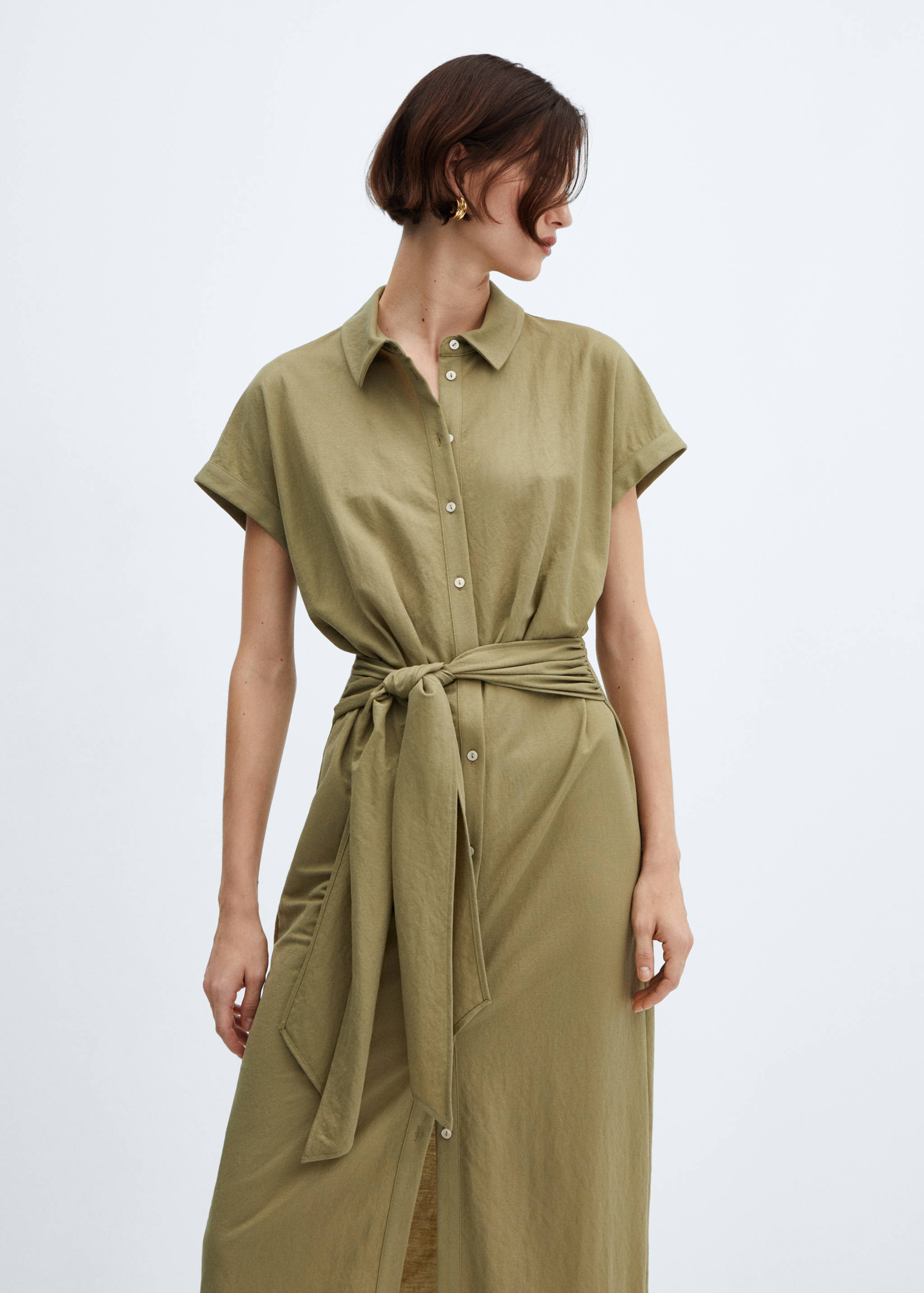 Vestido camisero lazo - Plano medio