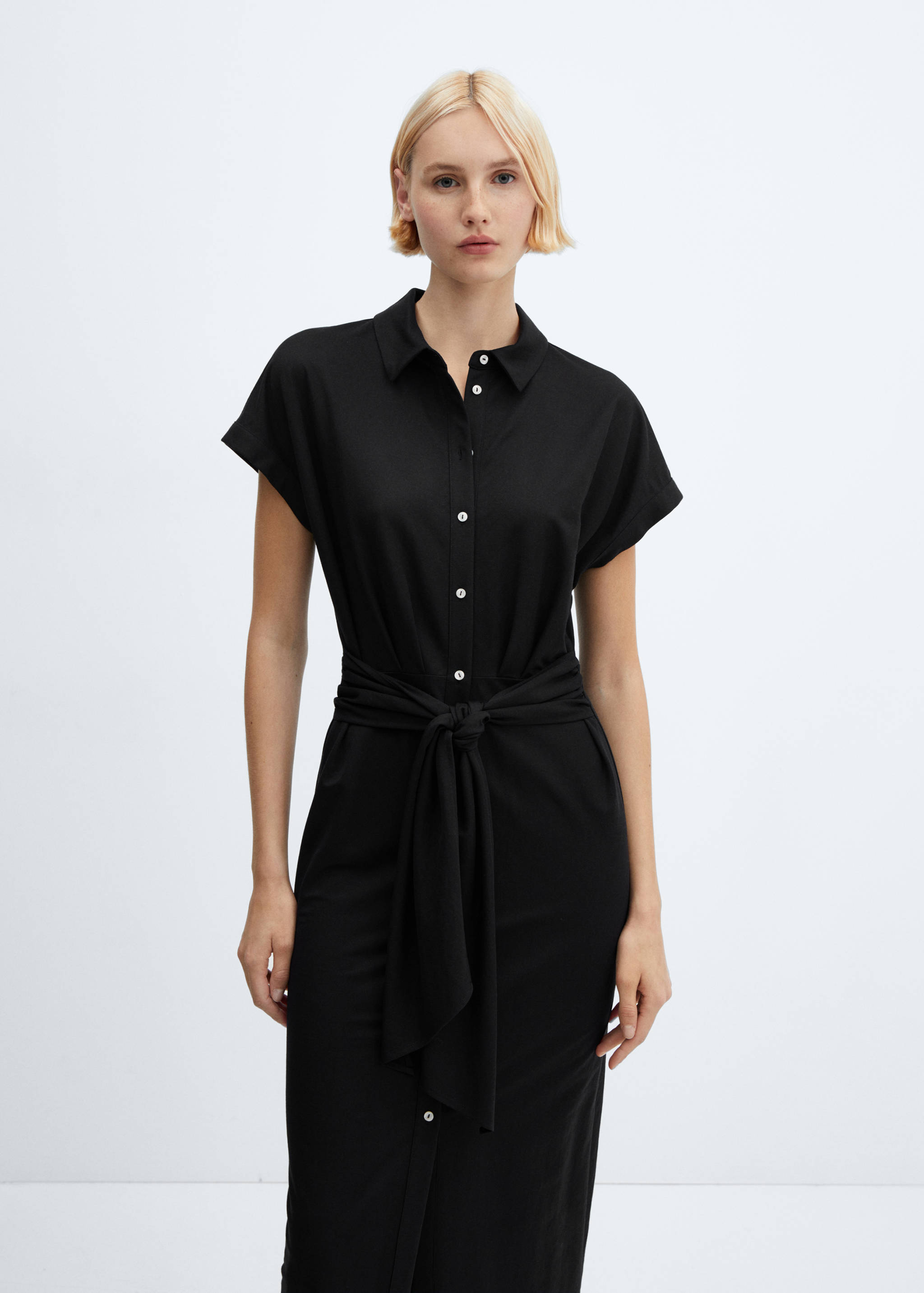 Vestido camisero lazo - Plano medio