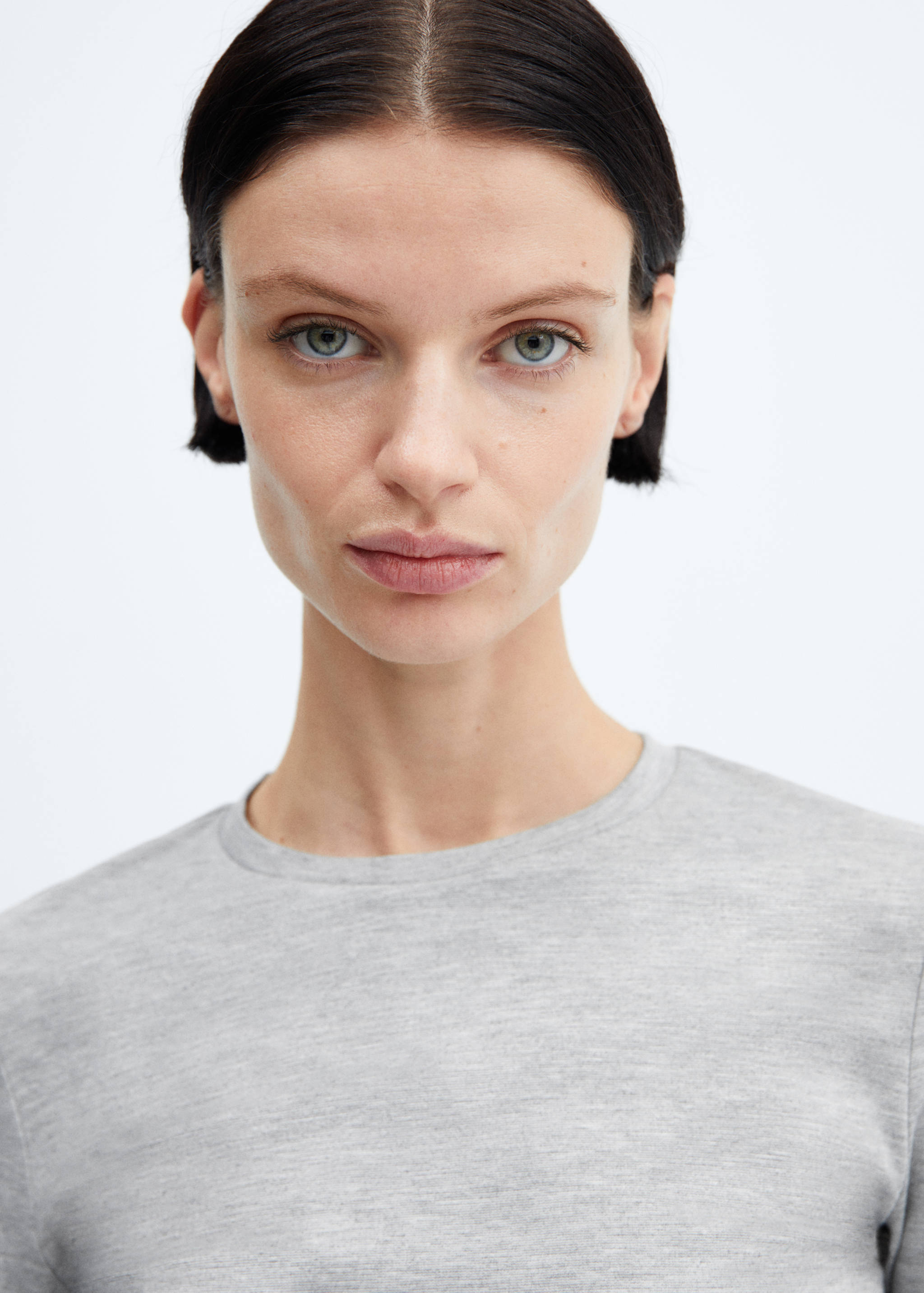 Long-sleeved cropped t-shirt - Details of the article 1