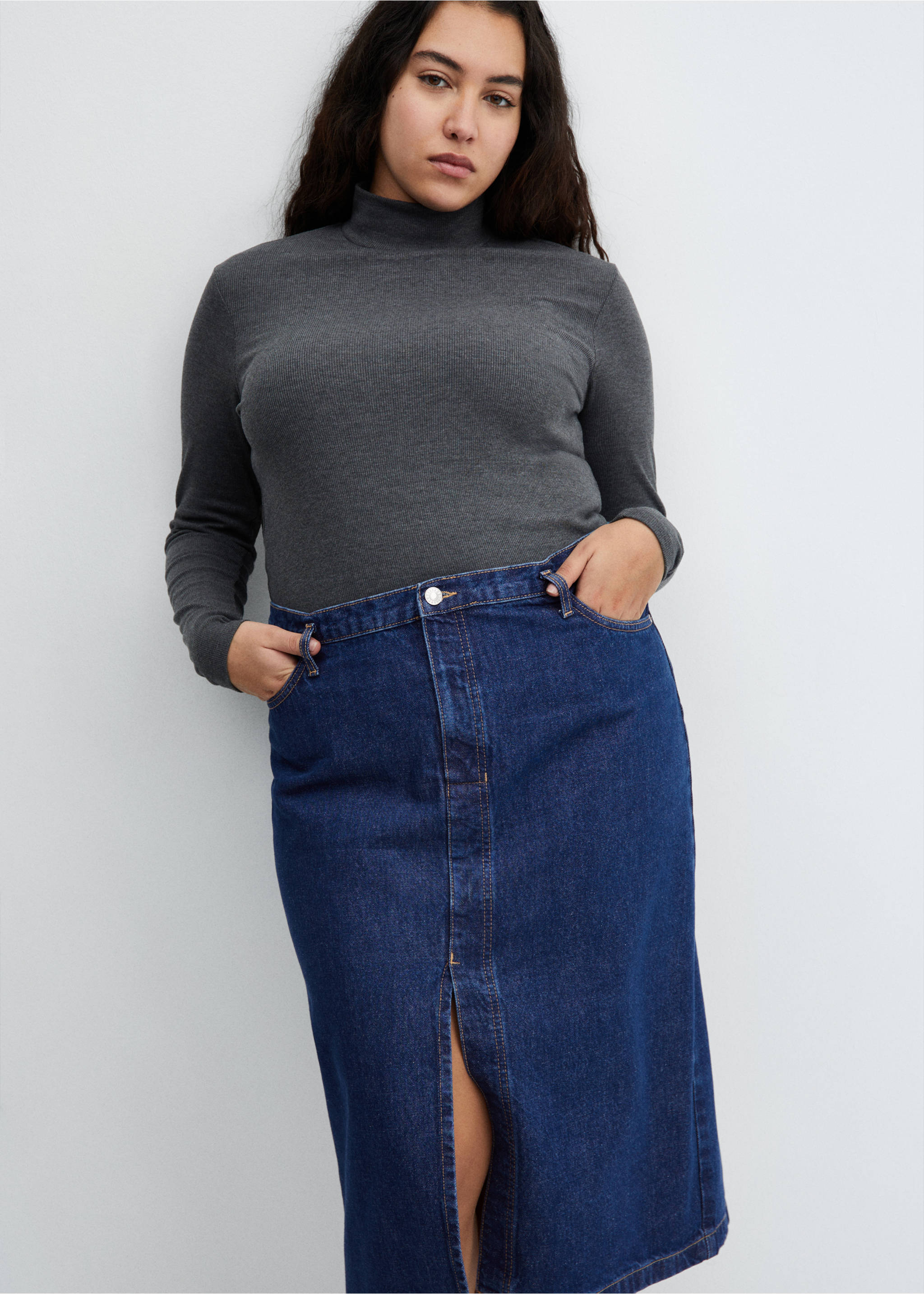 Denim midi-skirt - Details of the article 4, Dark Blue. Ref: 67090440-00.