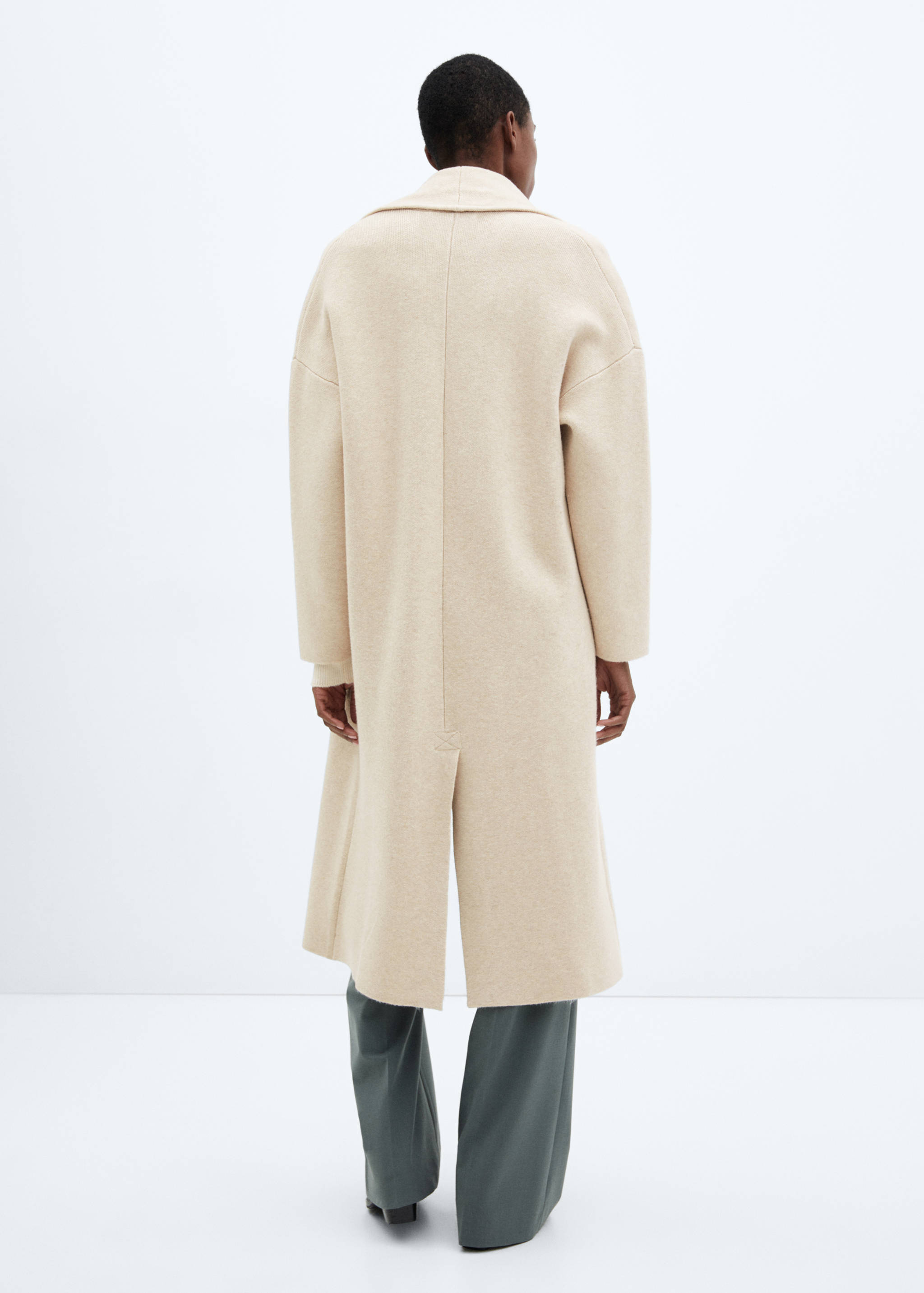 Oversized knitted coat with pockets - Reverse of the article