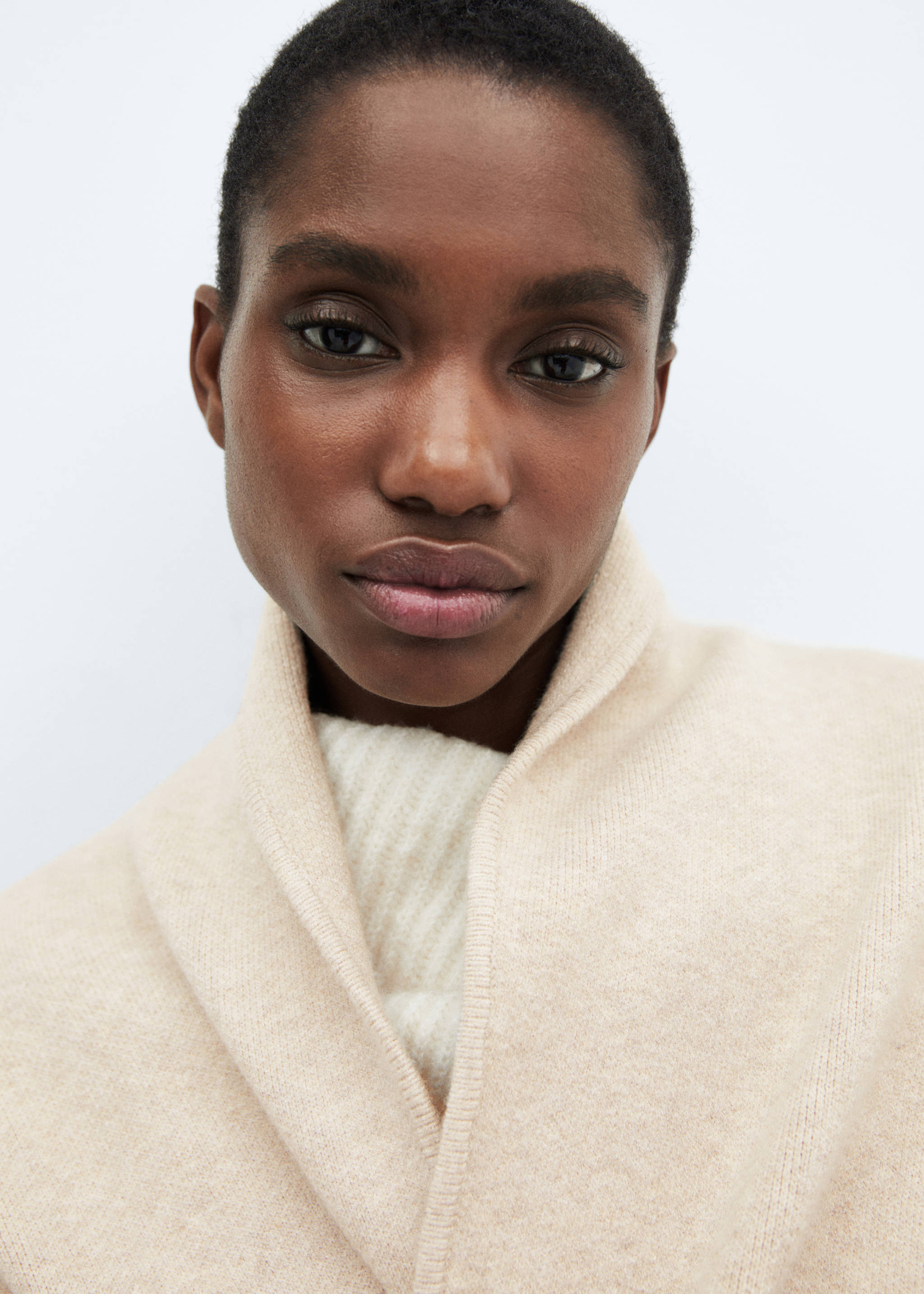 Oversized knitted coat with pockets - Details of the article 1