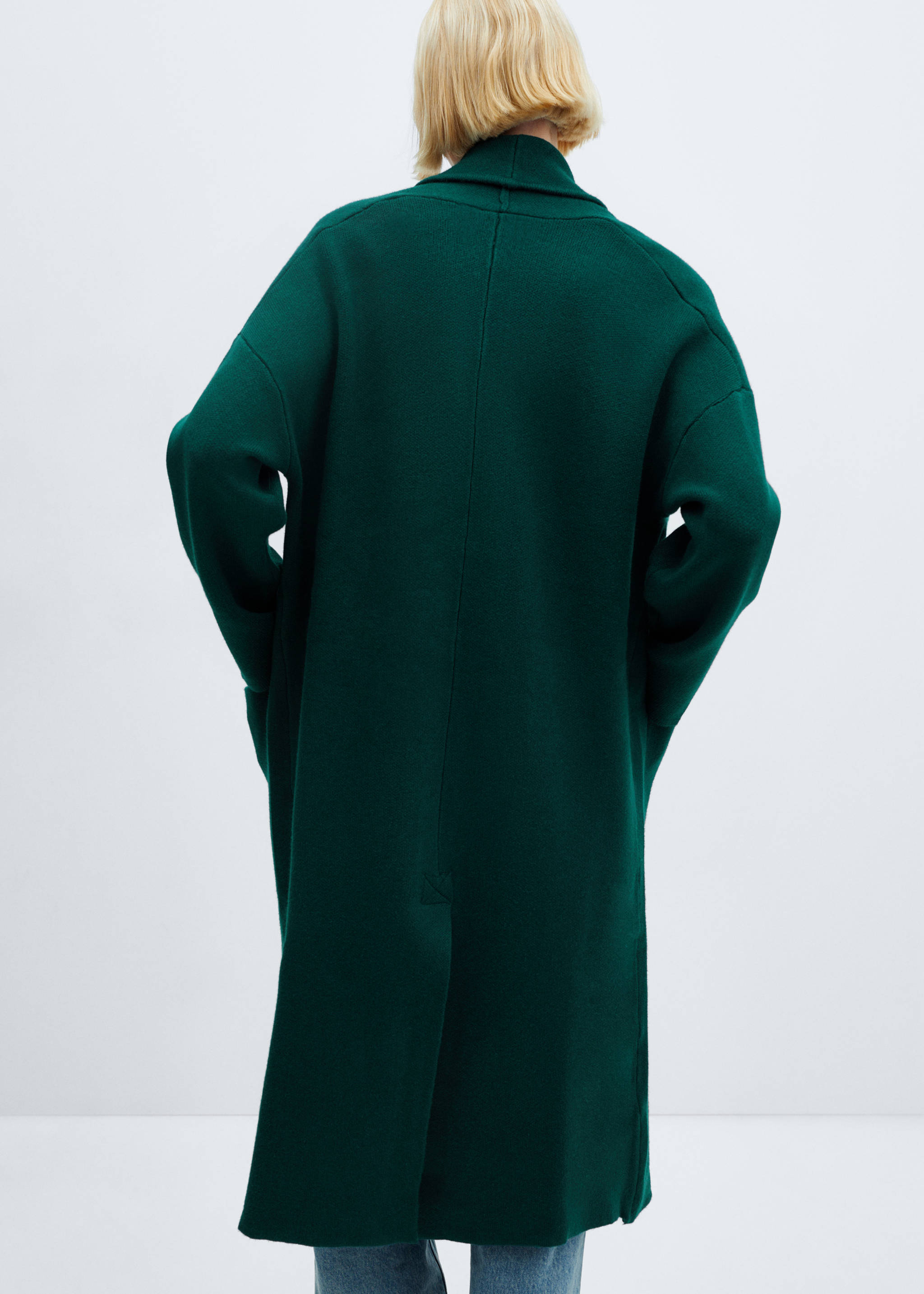 Oversized knitted coat with pockets - Reverse of the article