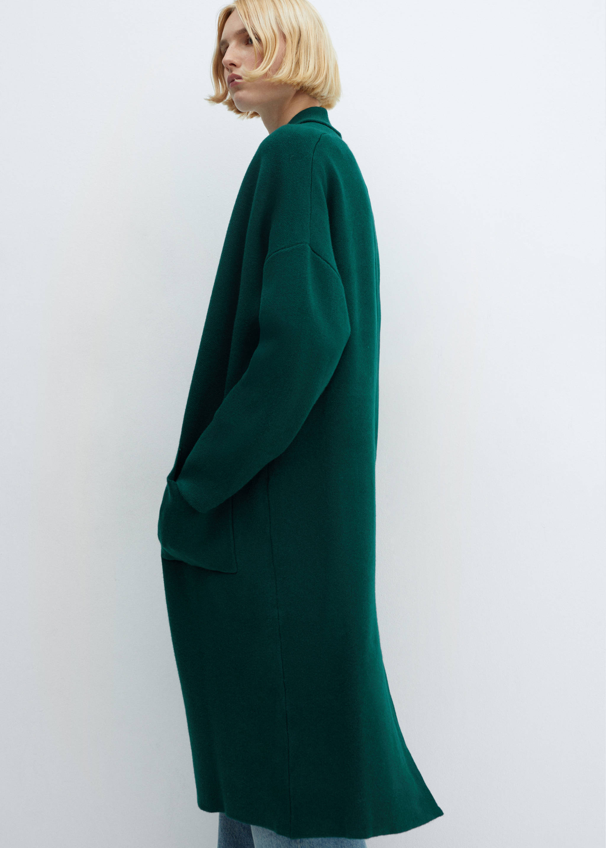 Oversized knitted coat with pockets - Details of the article 2