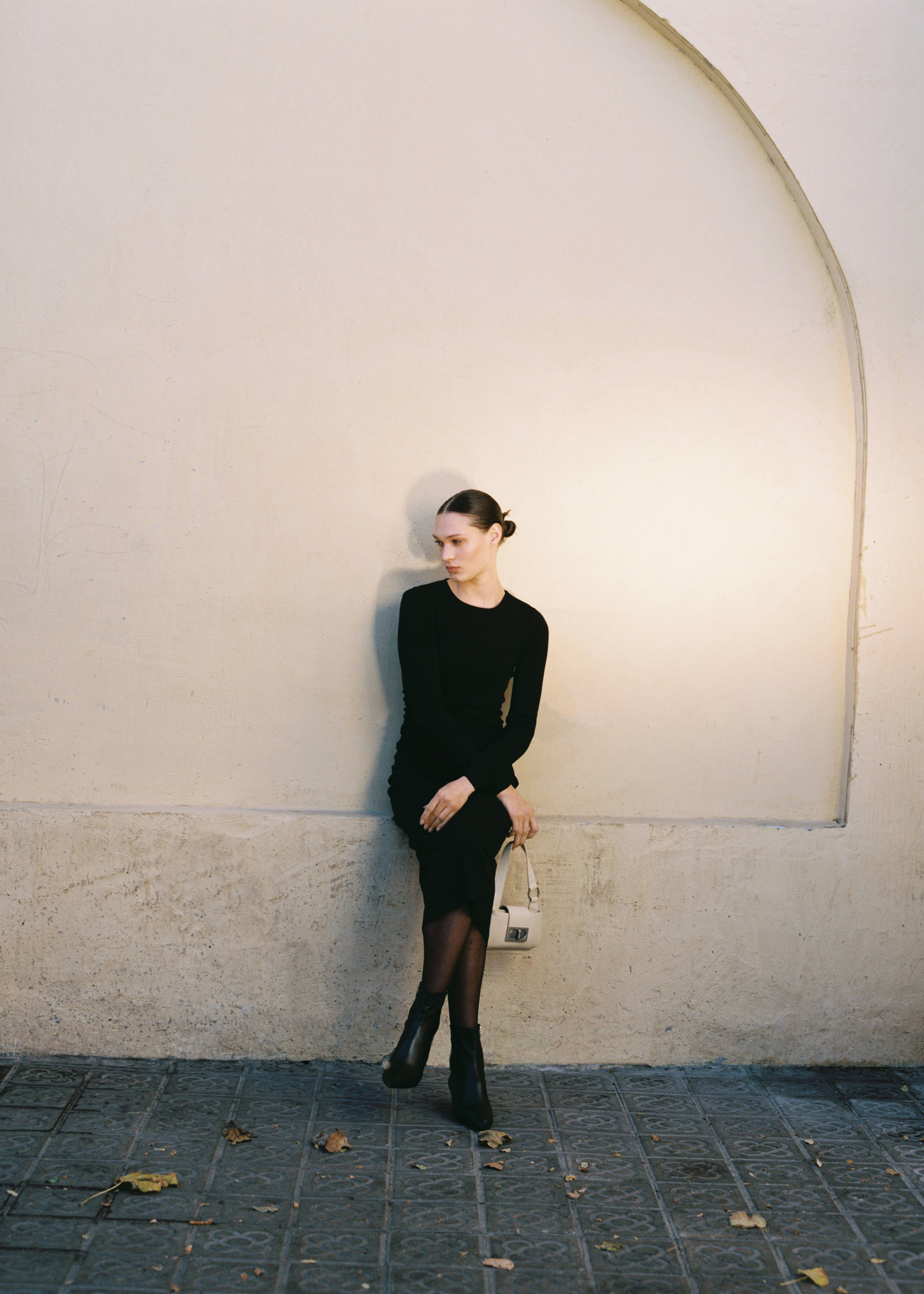 Vestit detalls frunzits laterals - Detall de l'article 6