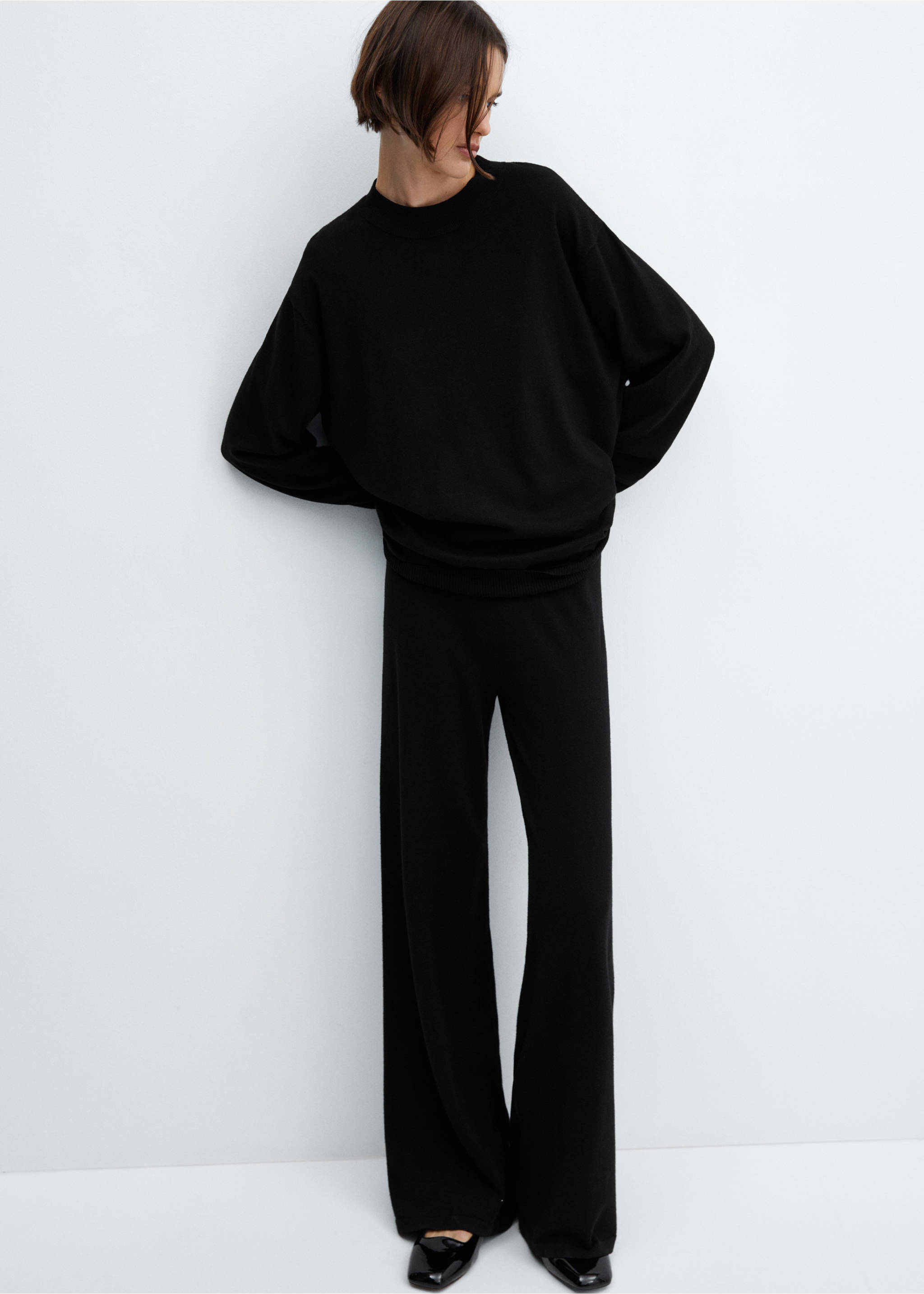Pantalón punto wide leg - Detalle del artículo 2, Negro. Ref: 67090473-00.