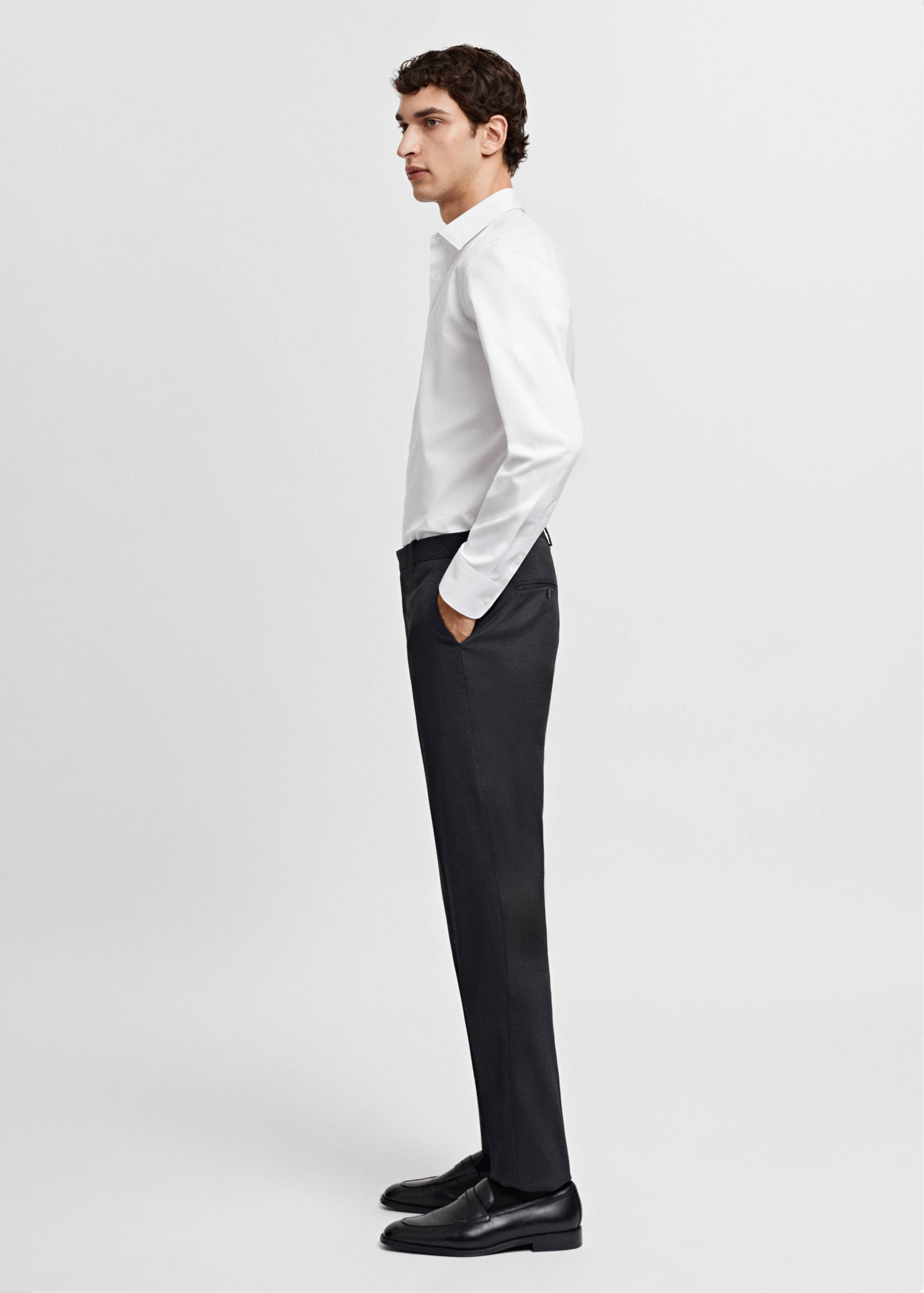 قميص بدلة من قماش البوبلين القطني بقصة ضيقة - تفاصيل المنتج 2