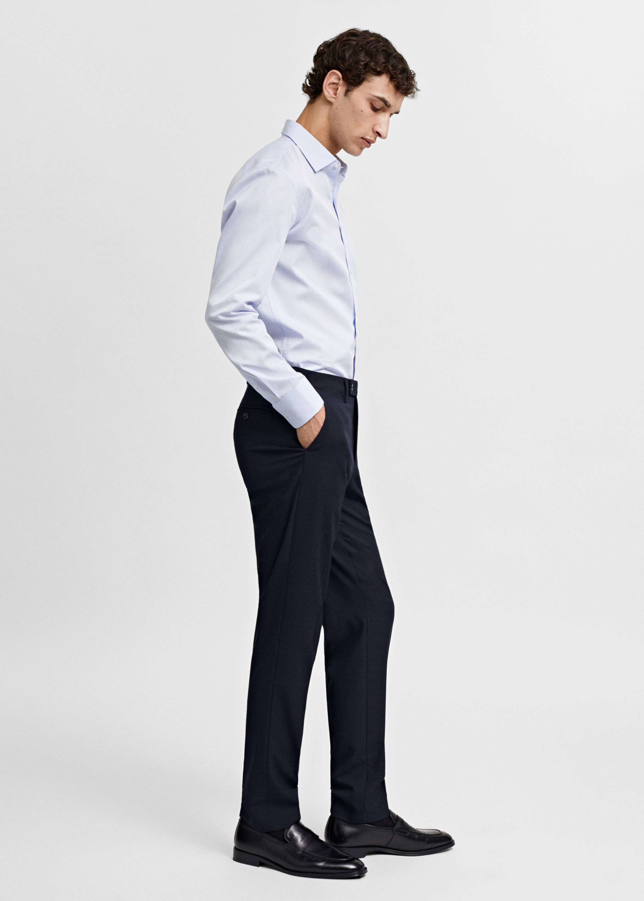 قميص بدلة من قماش البوبلين القطني بقصة ضيقة - تفاصيل المنتج 2