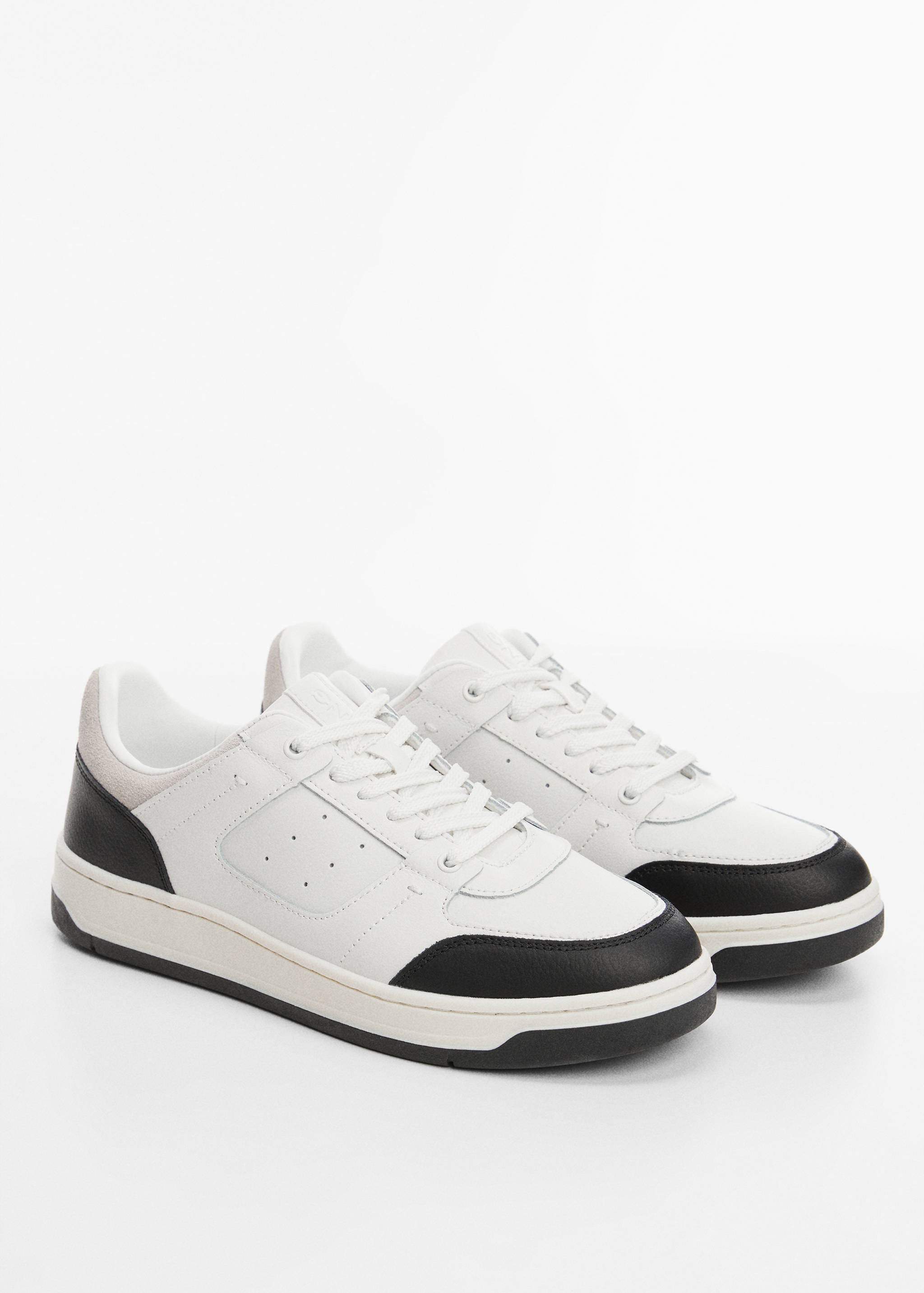 Deportiva combinada piel - Plano medio