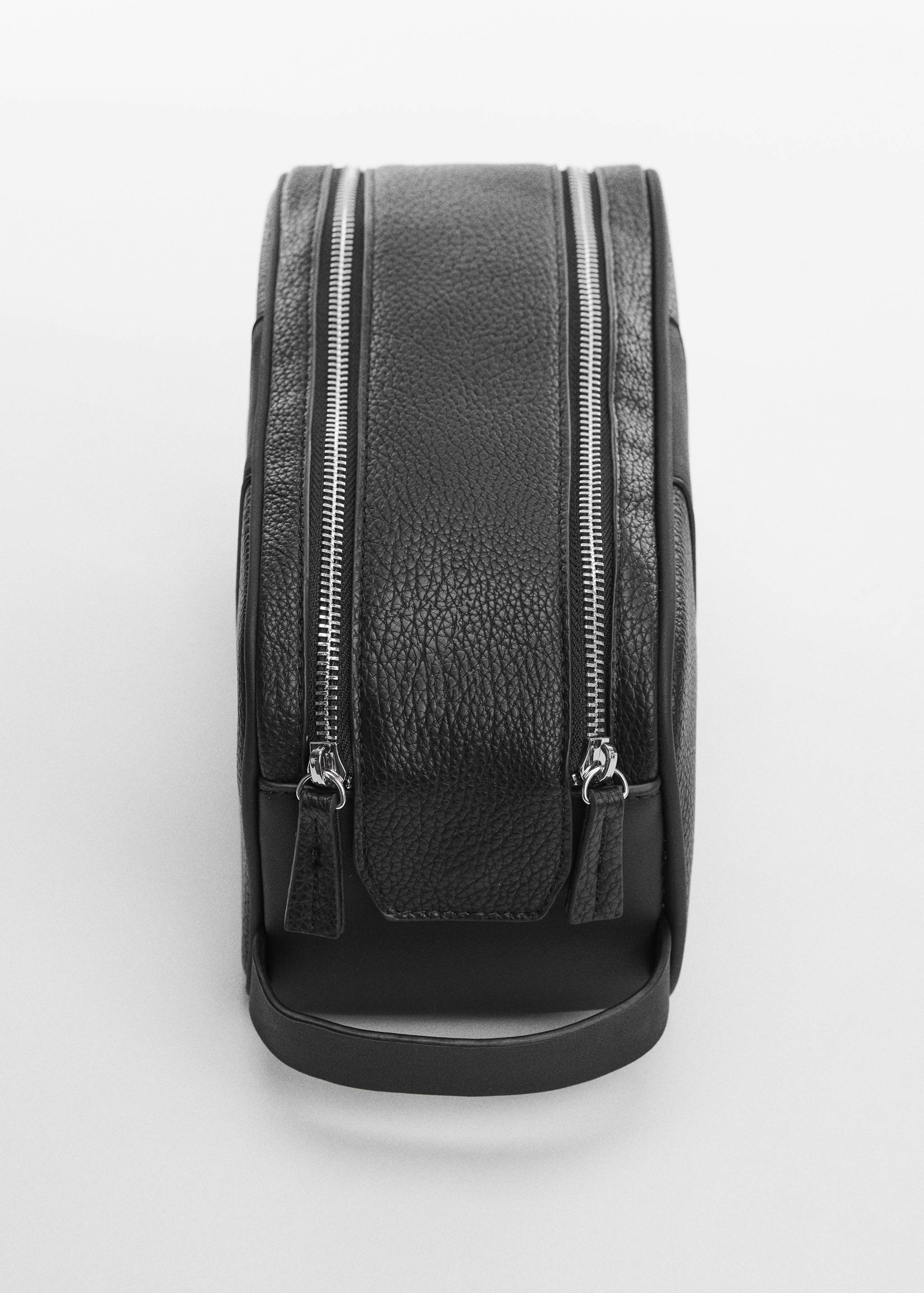 Zipped pebbled cosmetic bag - Details of the article 2