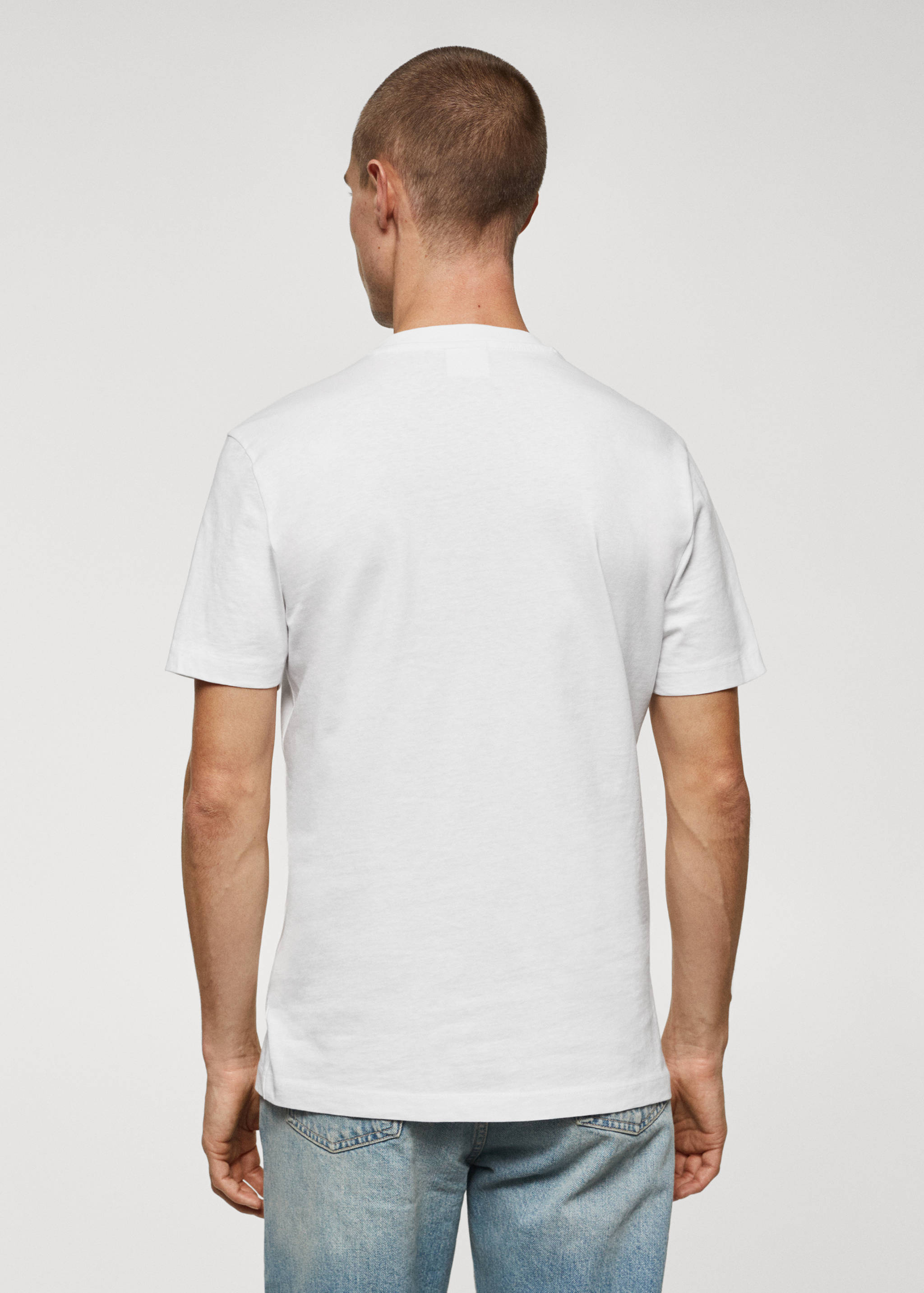 Basic cotton V-neck T-shirt - Reverse of the article