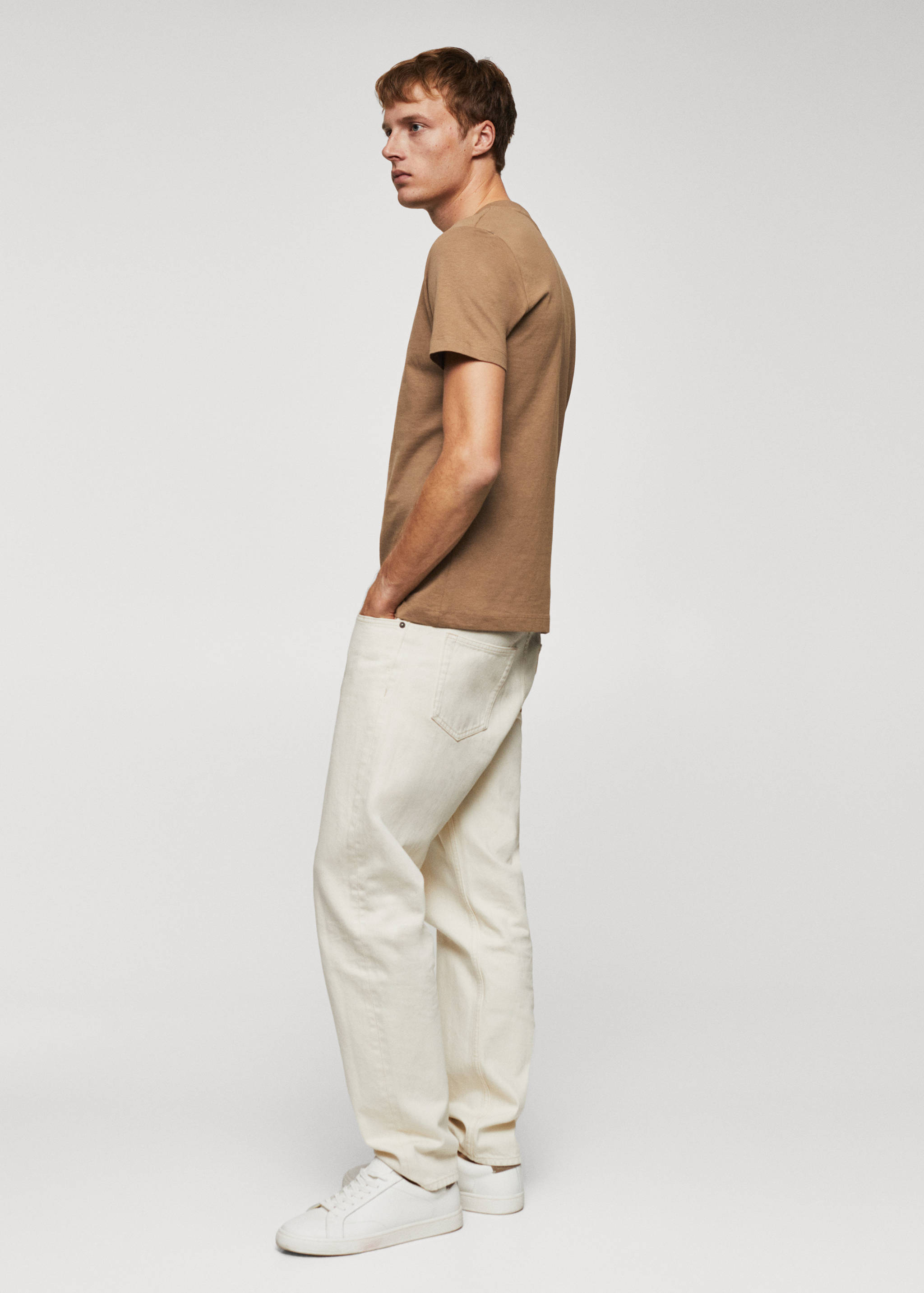 Basic cotton V-neck T-shirt - Details of the article 2