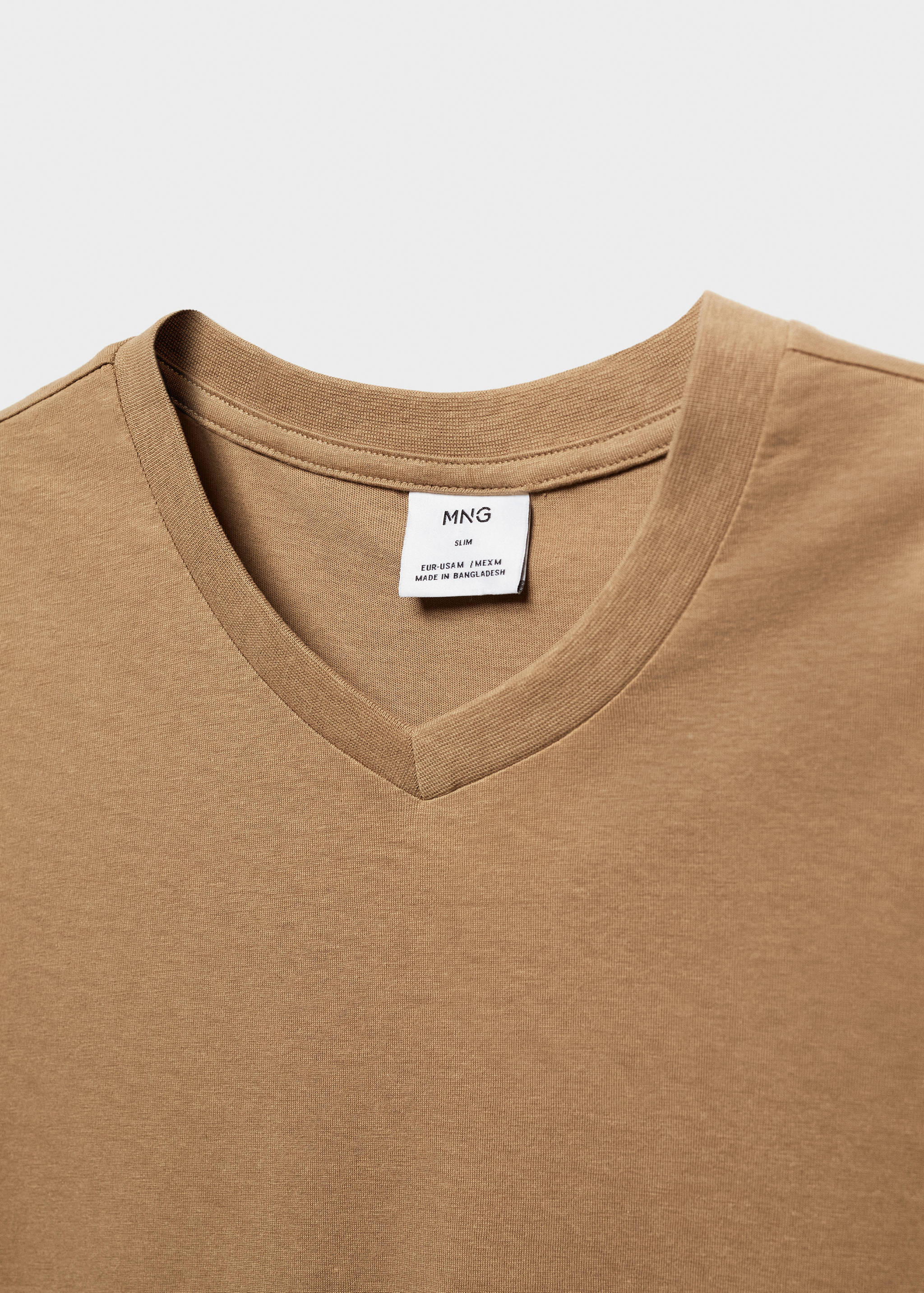 Basic cotton V-neck T-shirt - Details of the article 8