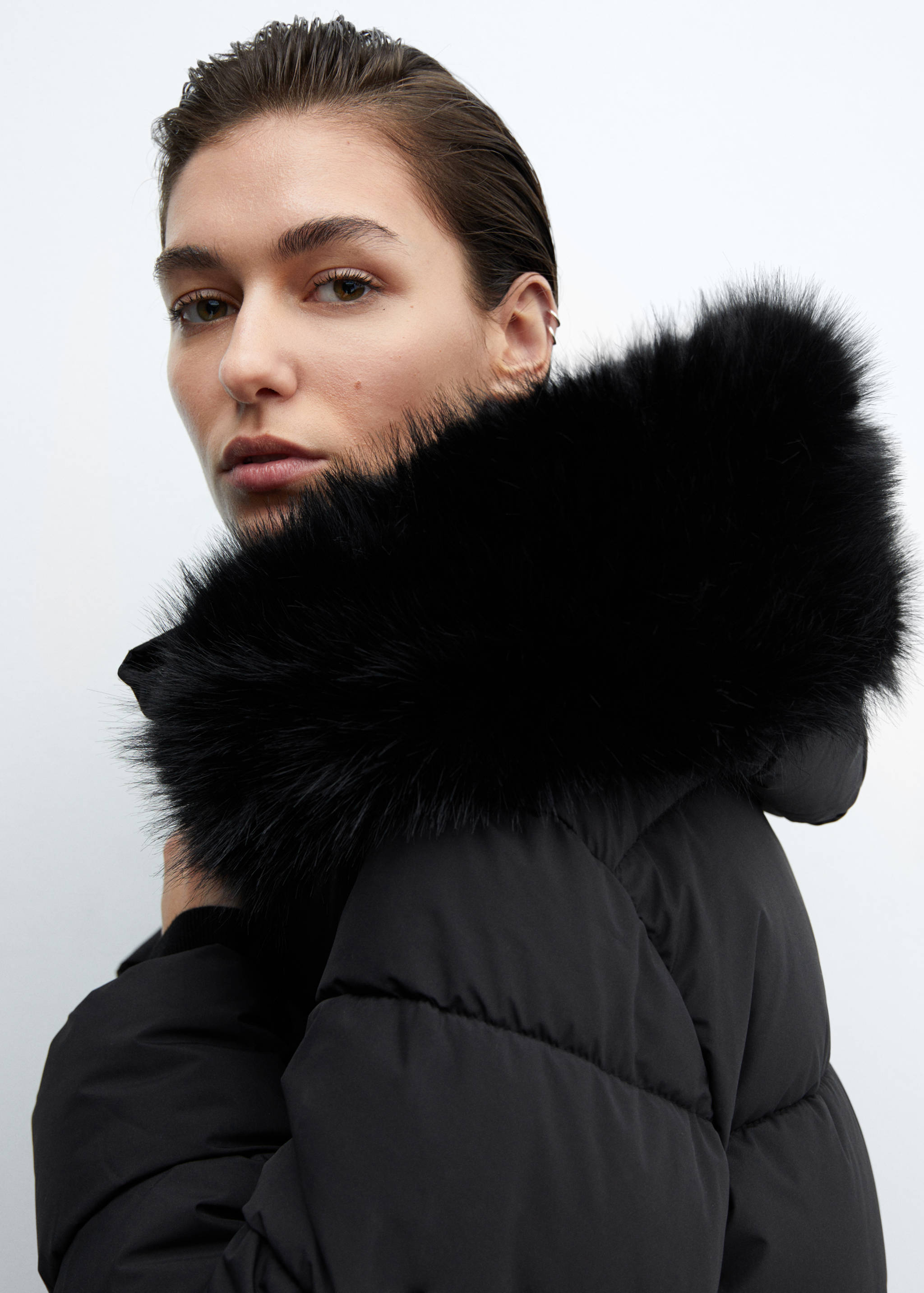 Puffer coat with fur-effect hood - Details of the article 1