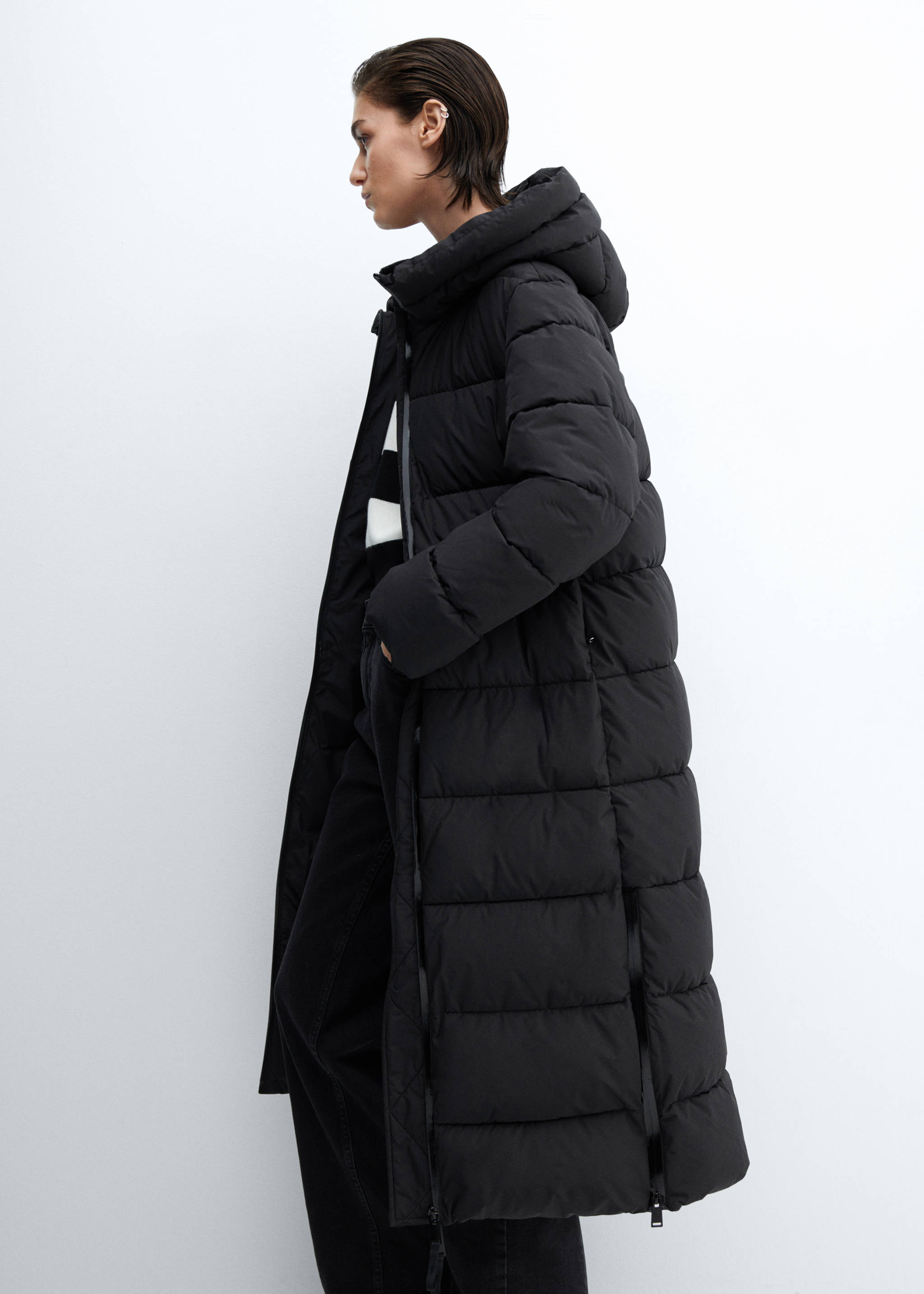 Puffer coat with fur-effect hood - Details of the article 2