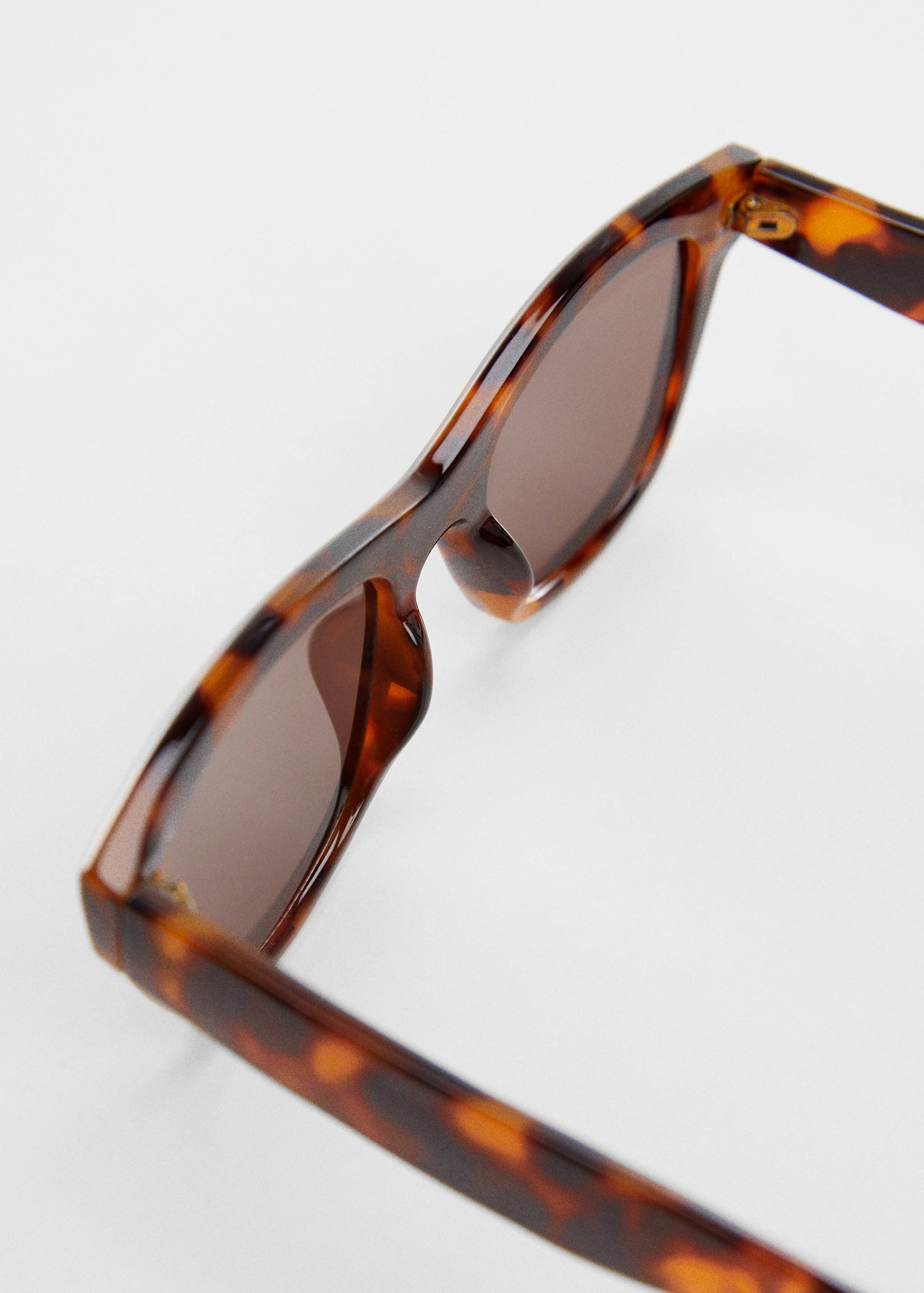 Resin frame sunglasses - Details of the article 1