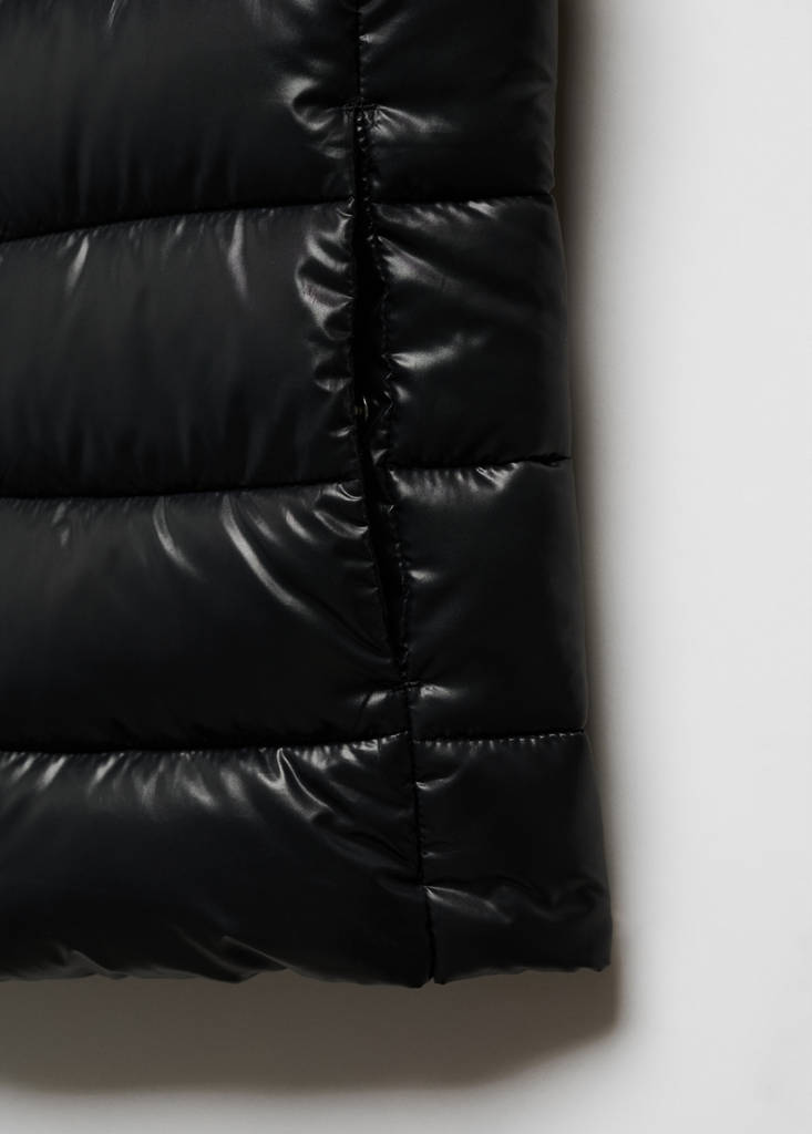 Ultra-light quilted gilet — Black