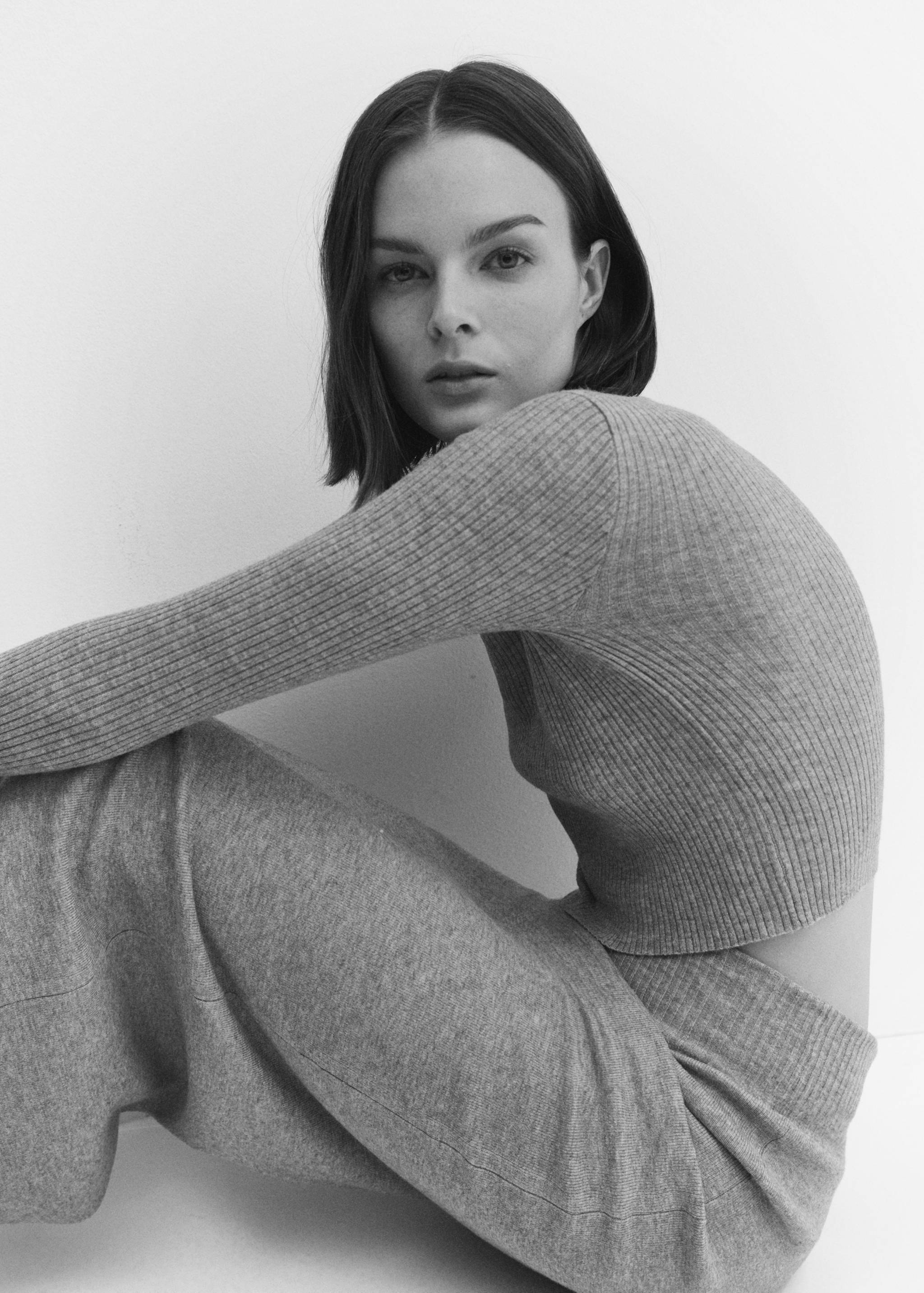 Jersey canalé cuello redondo - Detalle del artículo 2