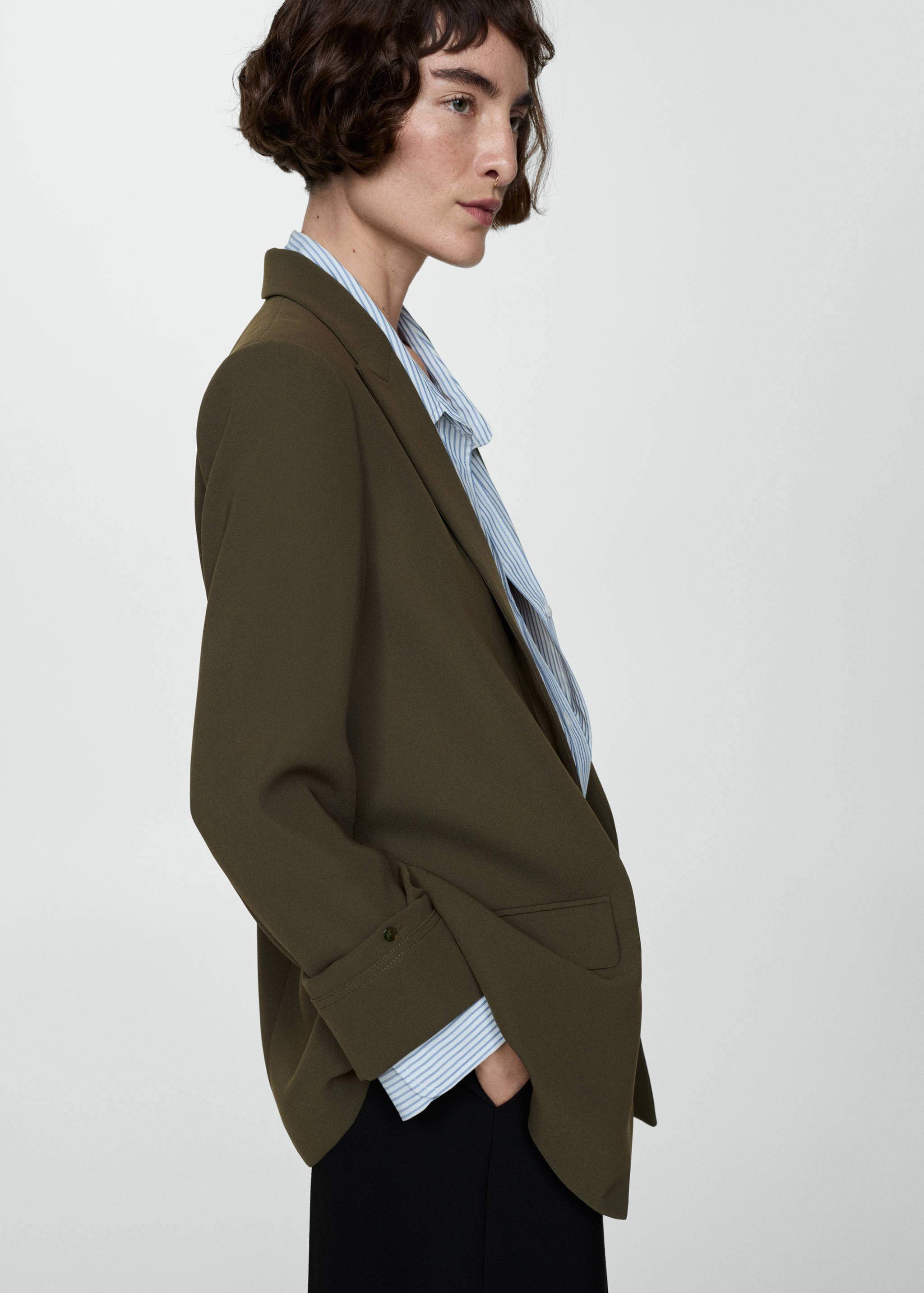 Tailored jacket with turn-down sleeves - Details of the article 6
