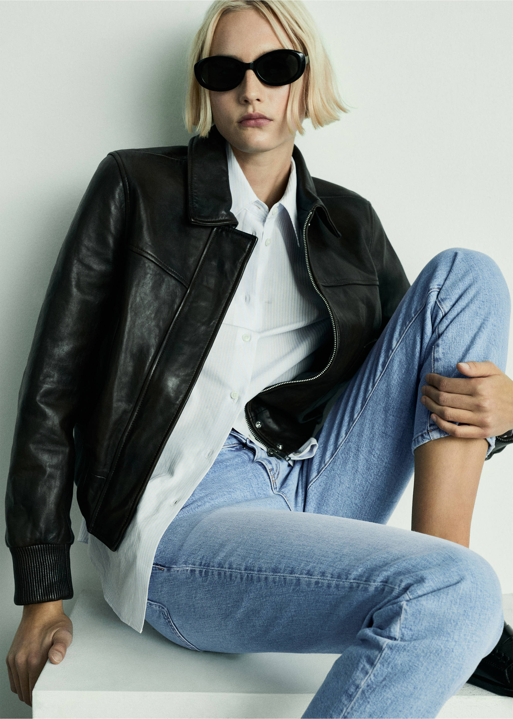 Claudia slim-fit cropped jeans - Details of the article 1, Medium Blue. Ref: 67094013-00.