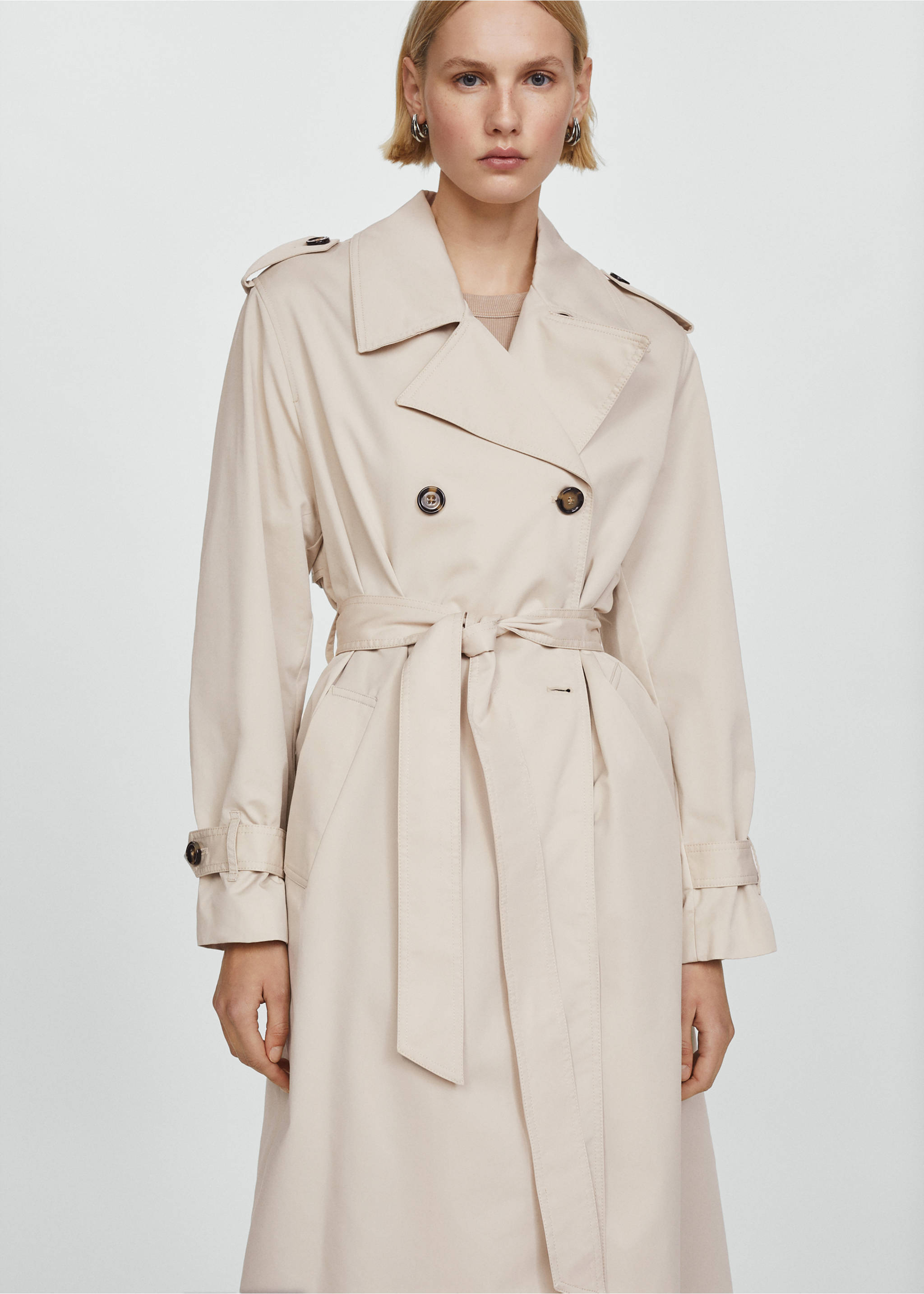 Trench doble botonadura - Plano medio, Gris claro/pastel. Ref: 67094016-00.