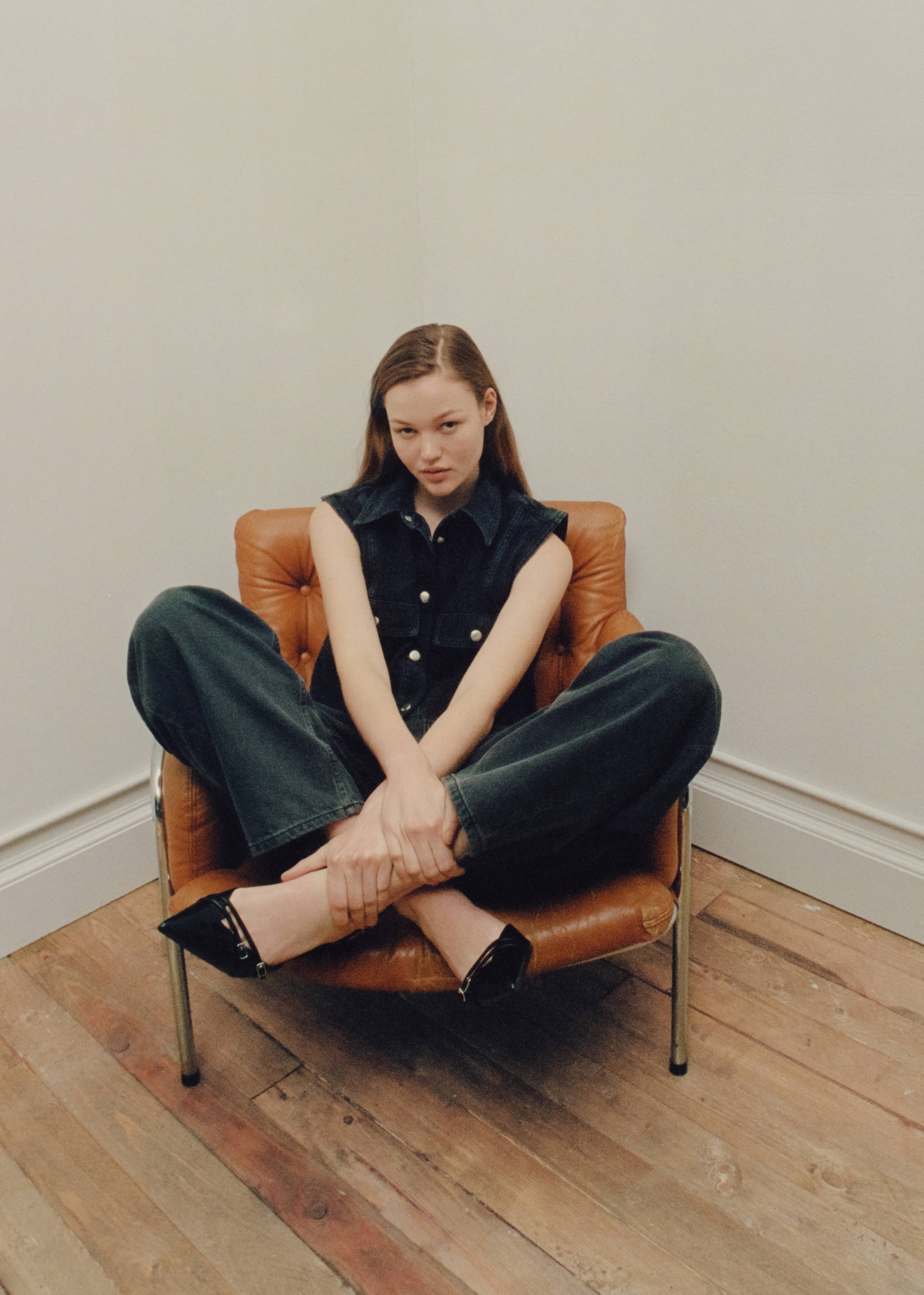 Прямые джинсы с принтом и посадкой на талии - Деталь изделия 9