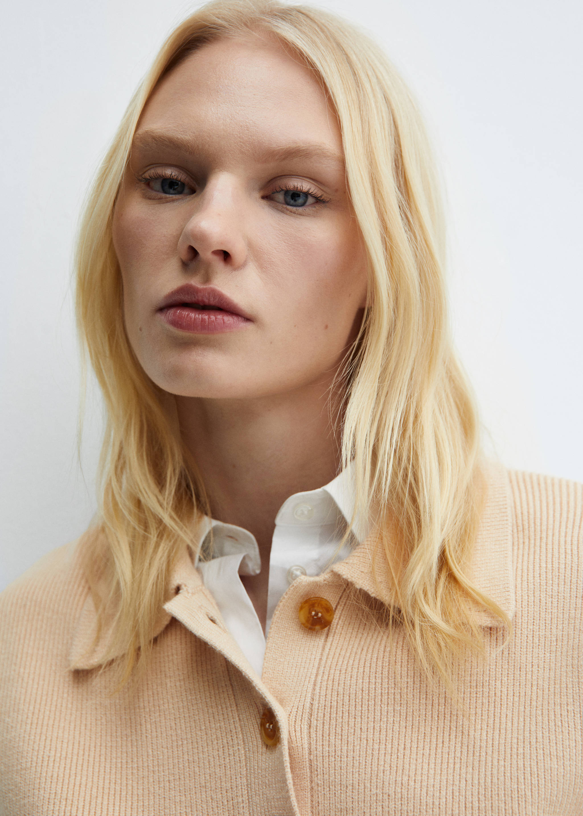 Вязаный джемпер с пуговицами - Деталь изделия 1