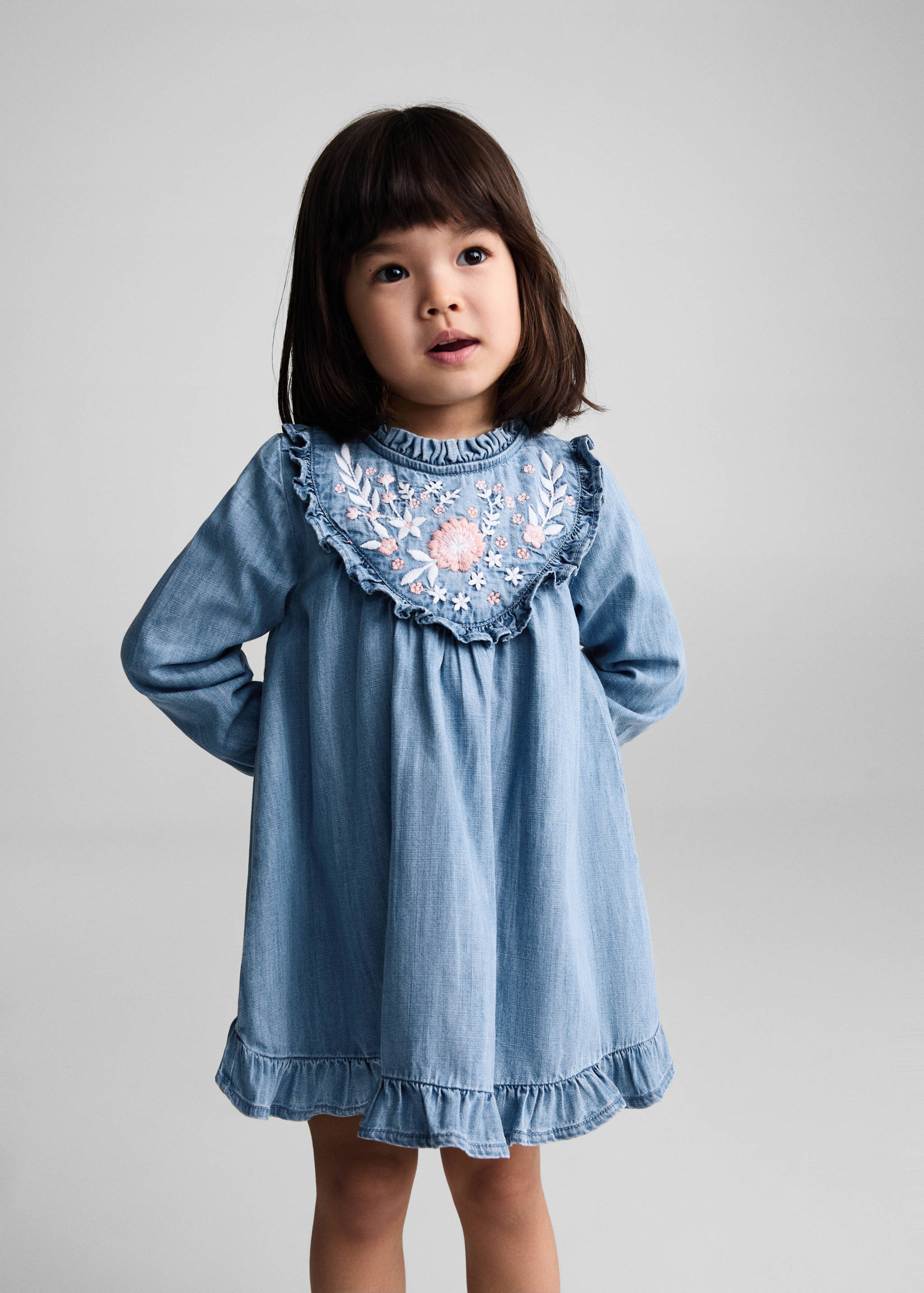 Hímzett virágos ruha - Felezősík