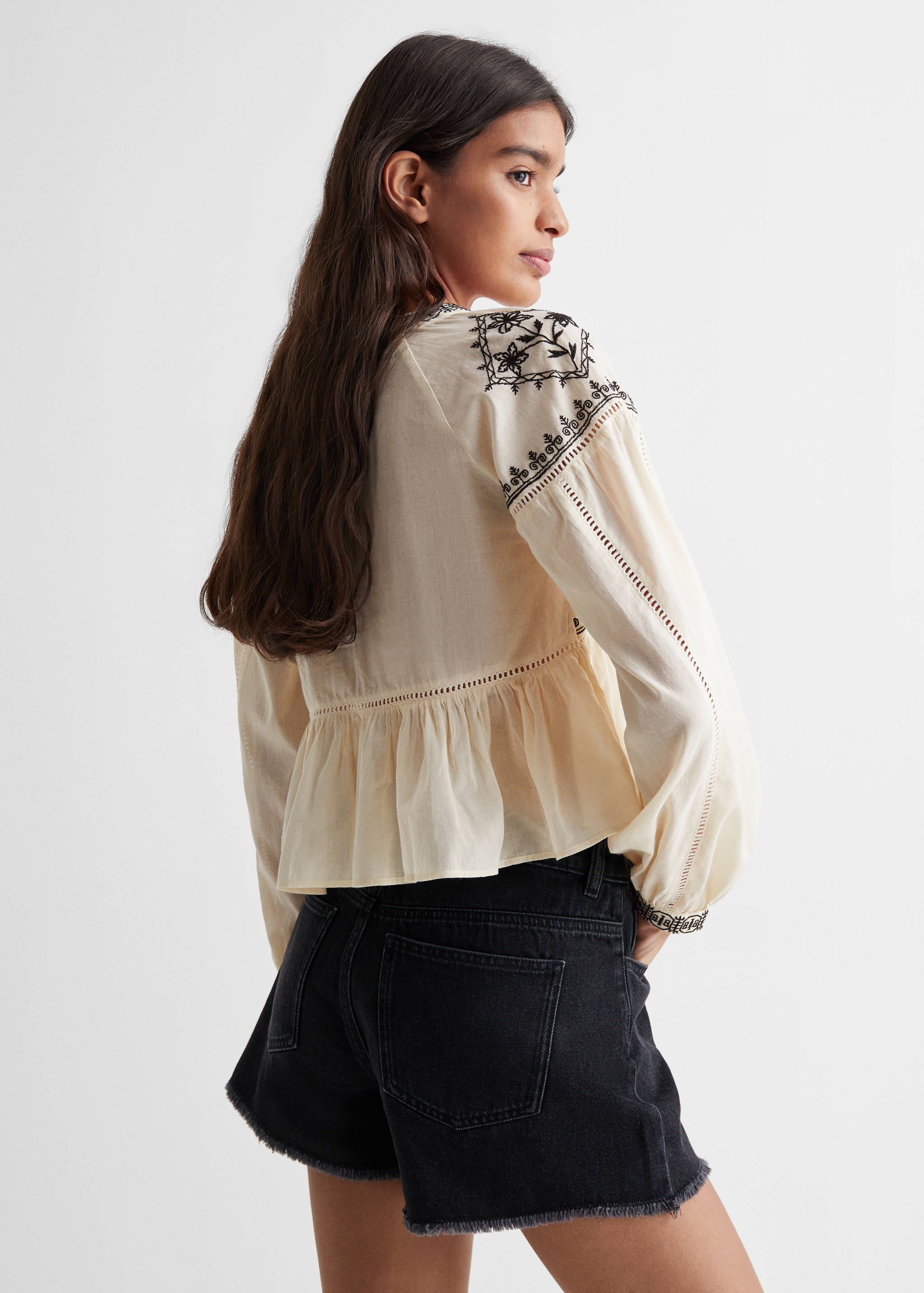 Floral embroidery blouse - Reverse of the article